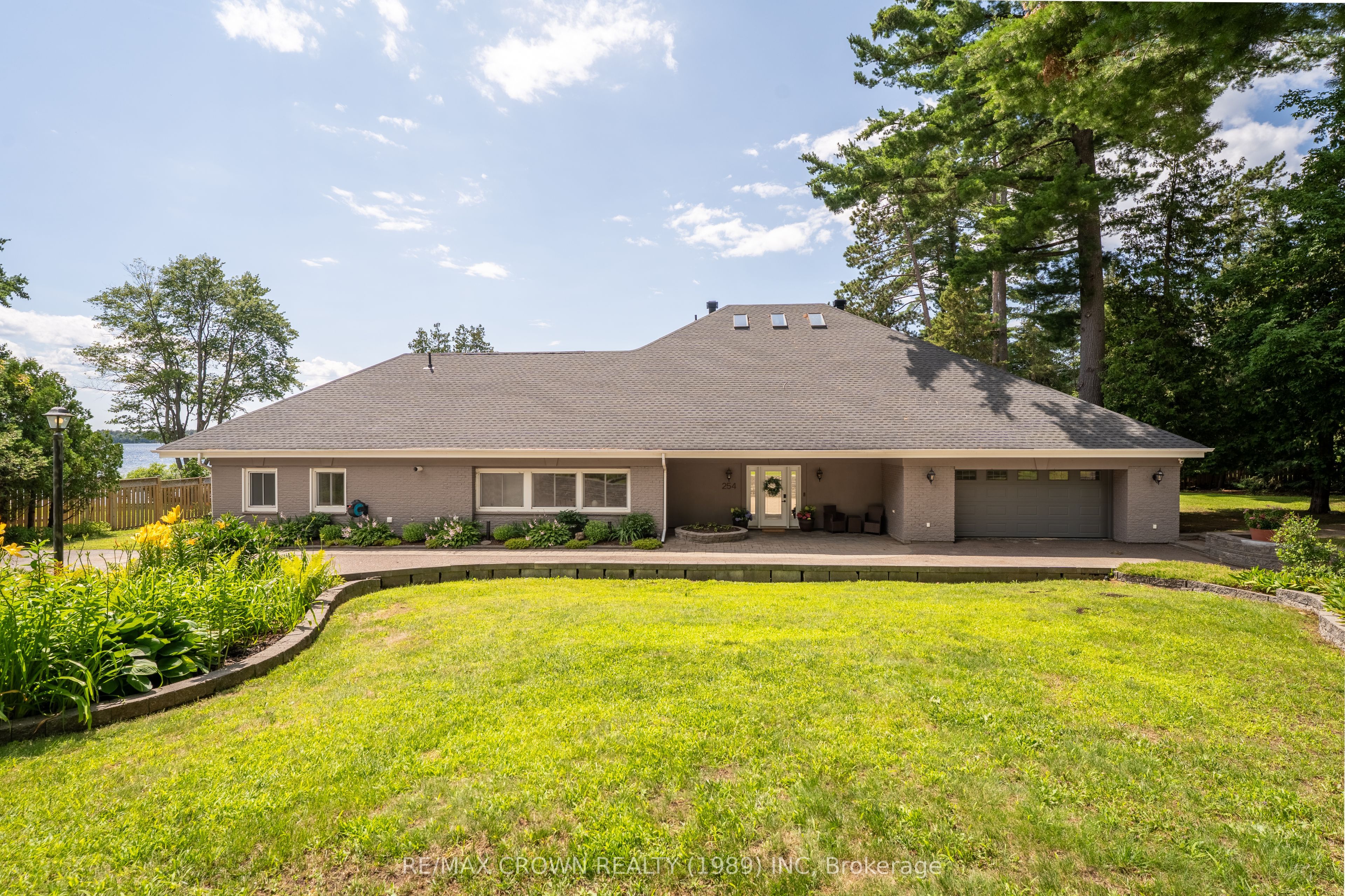 254 Silver Lady Lane, North Bay, ON P1B 8G4