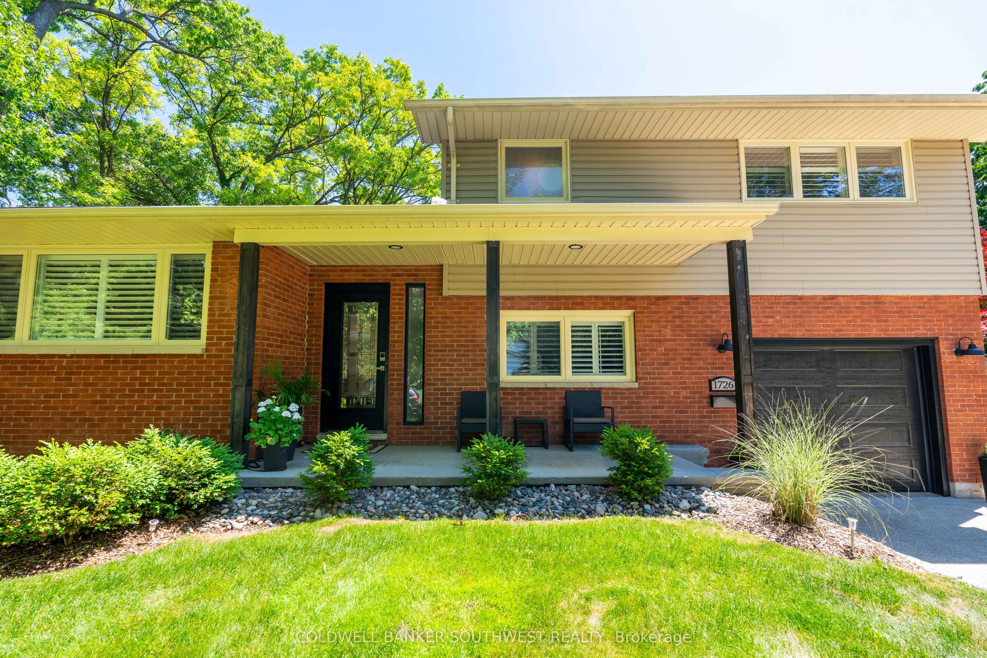 1726 Mills Street, Sarnia, ON N7V 4E5 photo 3