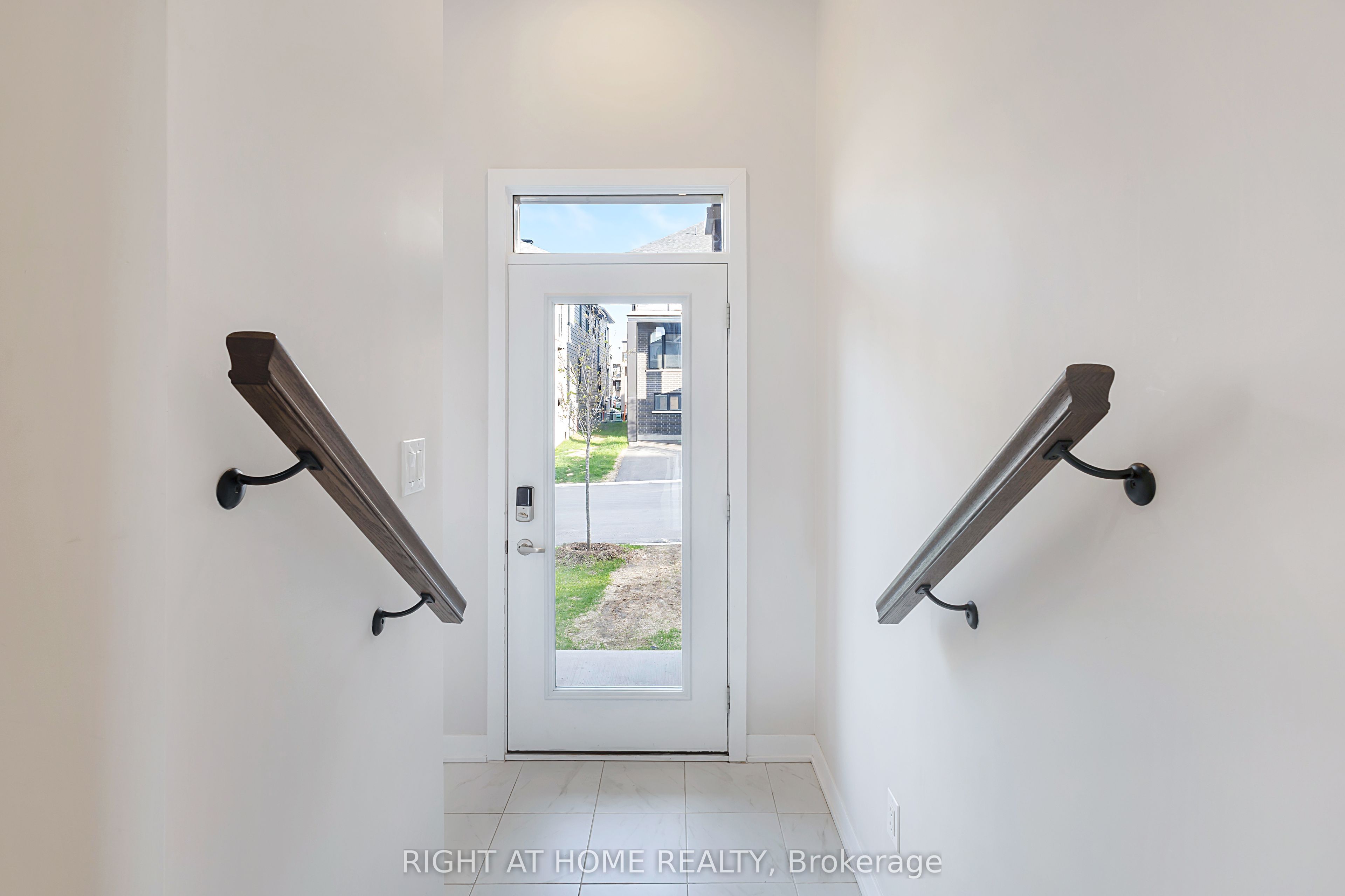 106 Beebalm Crescent, Barrhaven, ON K2J 7G5 photo 4