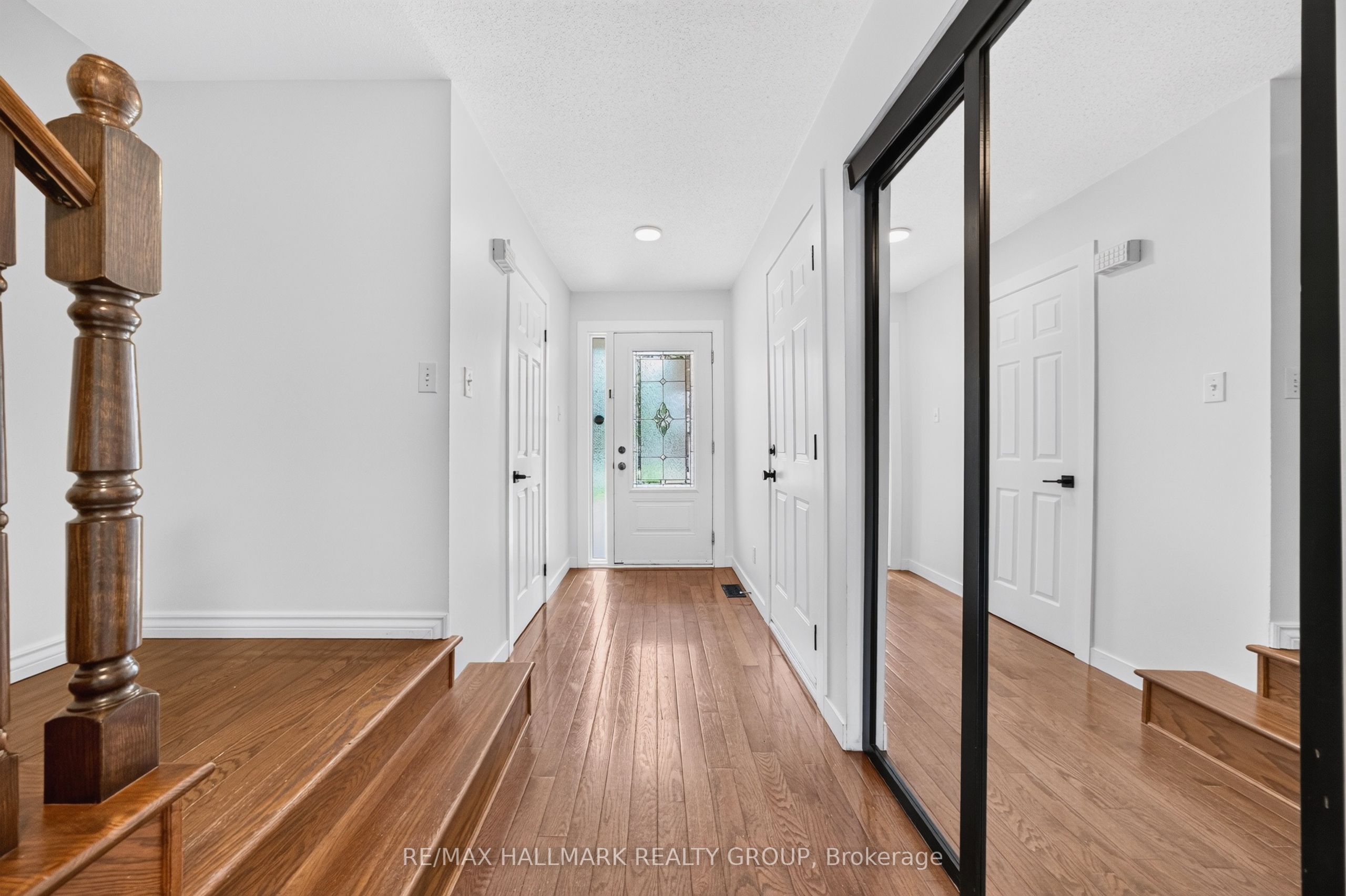 45 Birchbank Crescent, Kanata, ON K2M 2J8 photo 2