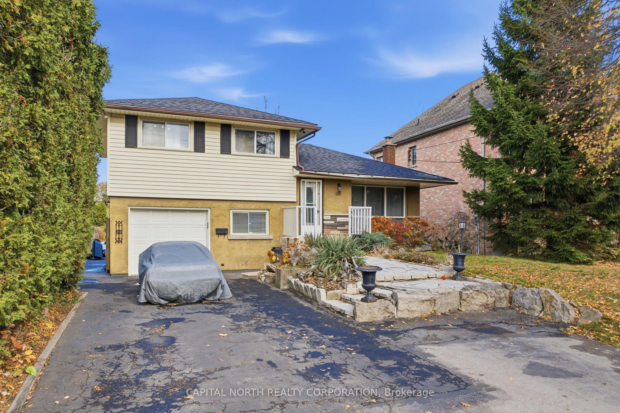 120 Stone Church Road W, Hamilton, ON L9B 1A3 photo 2