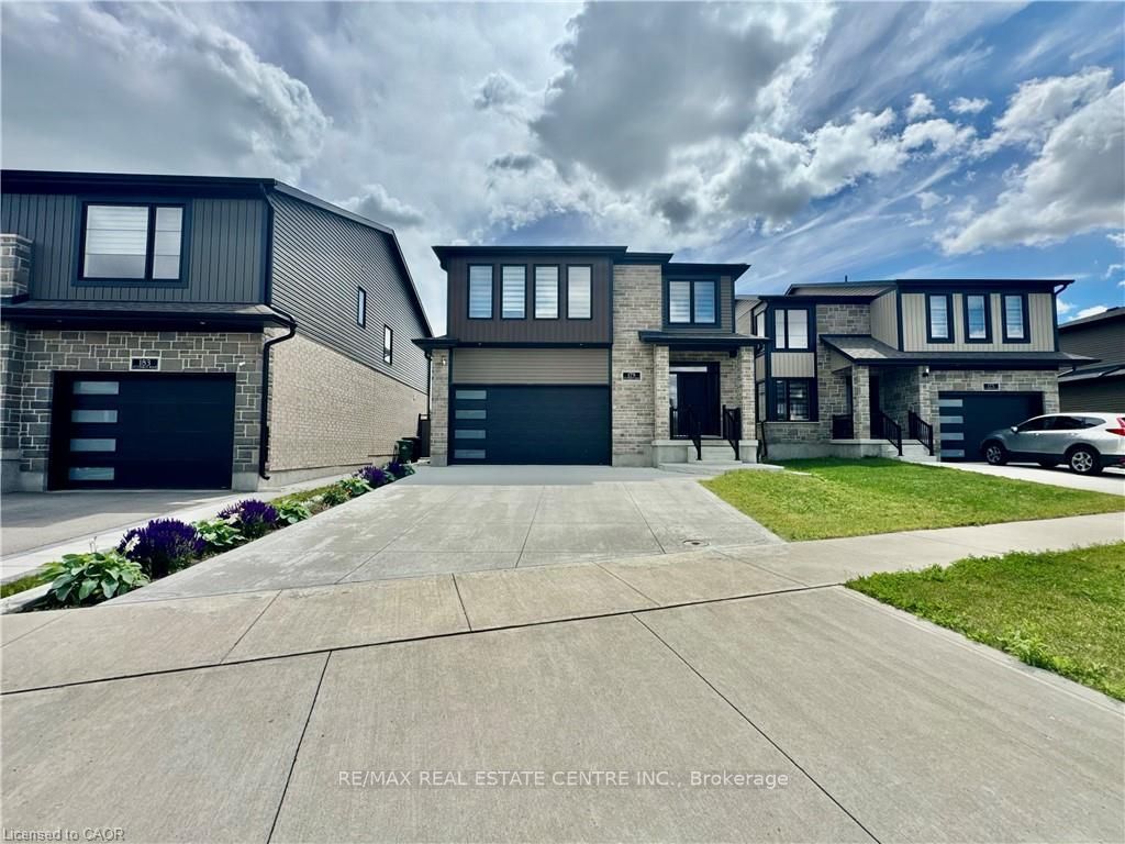 179 Otterbein Road, Kitchener, ON N2B 0A8 photo 2