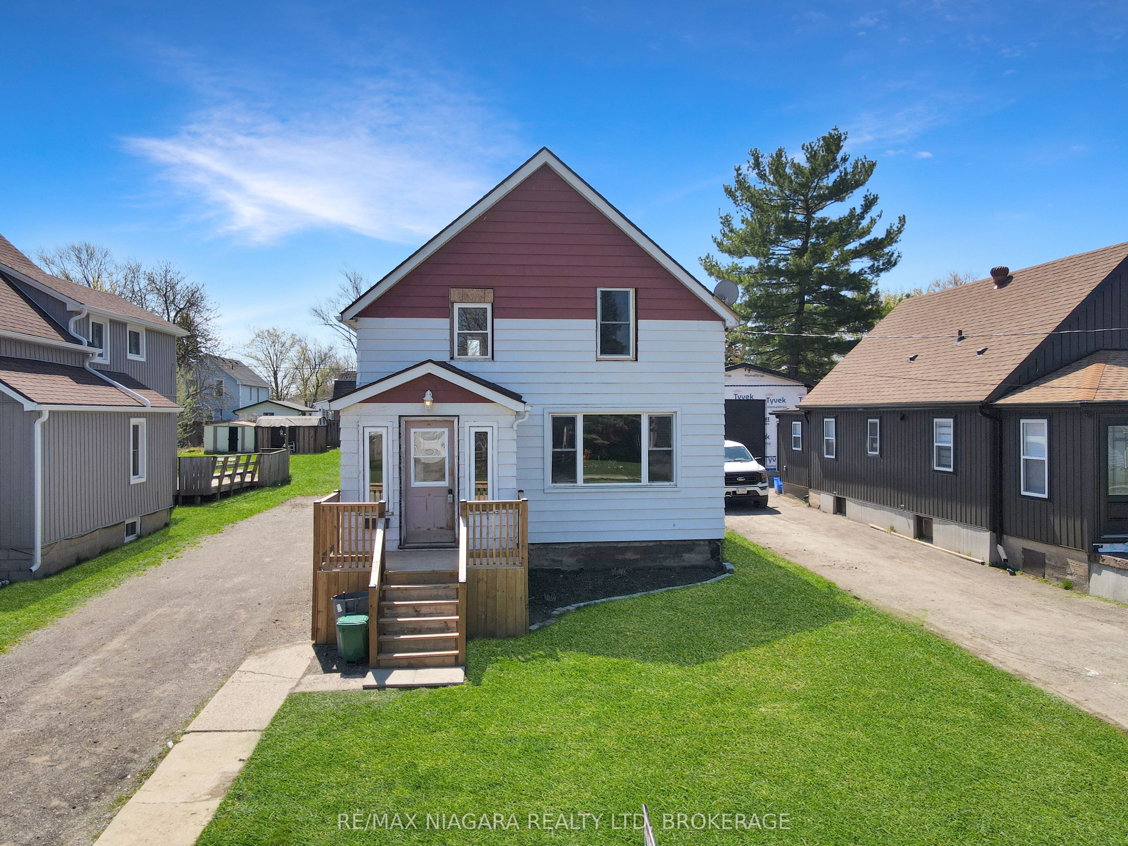 351 Brock Street, Fort Erie, ON L2A 2X4 photo 2