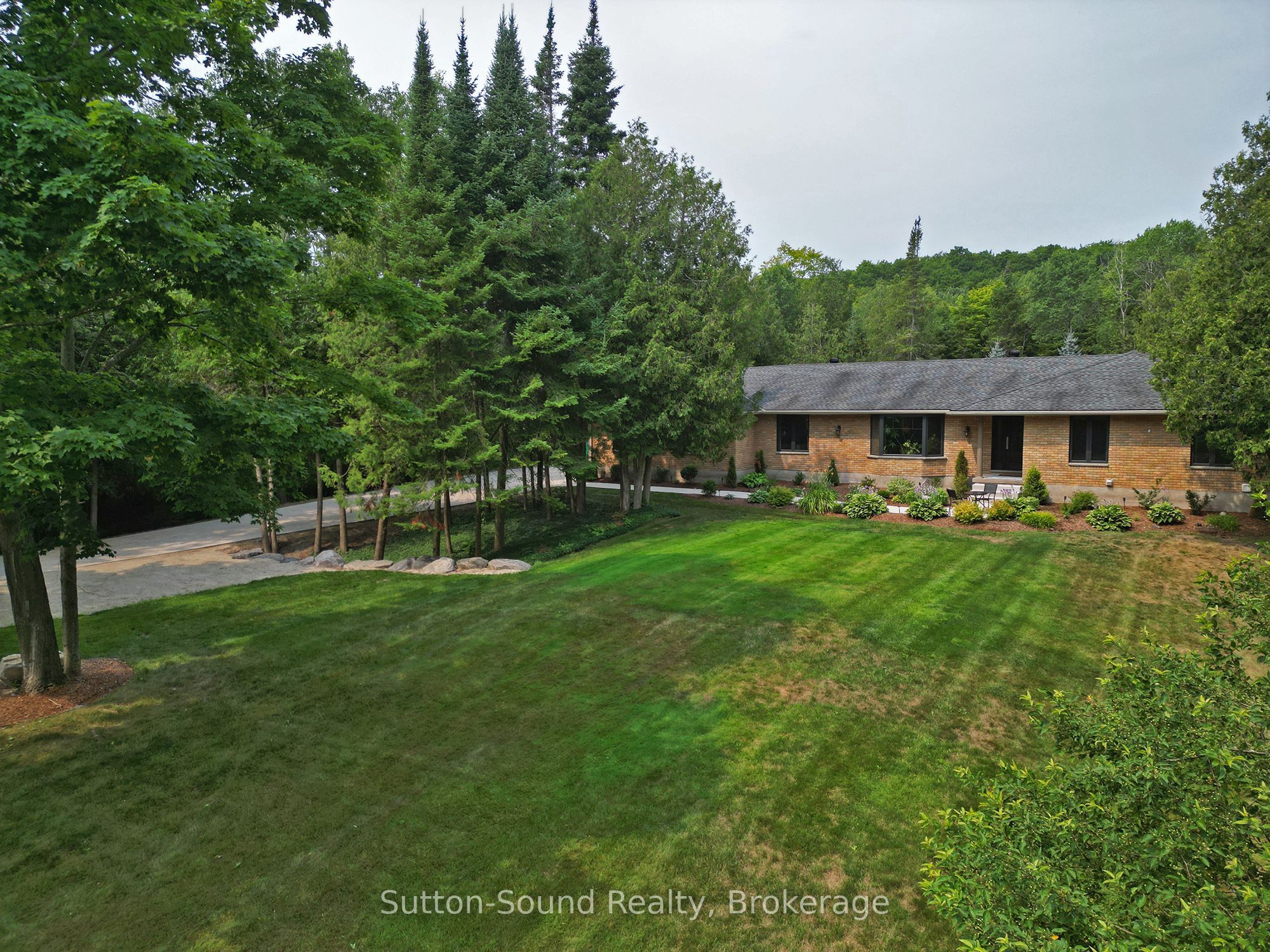 286 Balmy Beach Road N, Georgian Bluffs, ON N4K 5N4 photo 2
