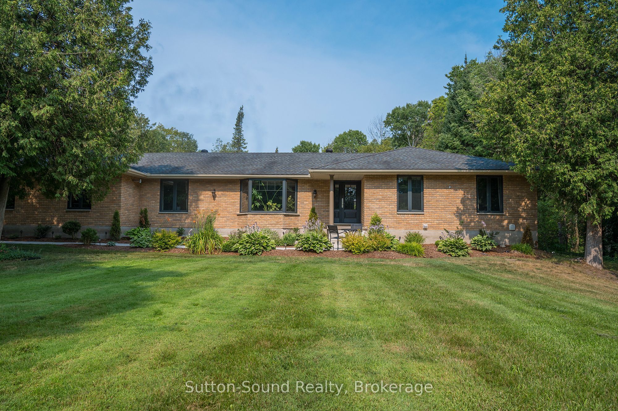 286 Balmy Beach Road N, Georgian Bluffs, ON N4K 5N4 photo 3