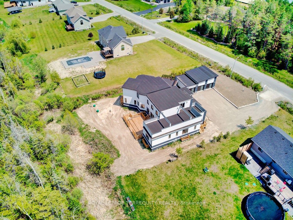9 Rustlewood Avenue, Kawartha Lakes, ON L0A 1A0 photo 3