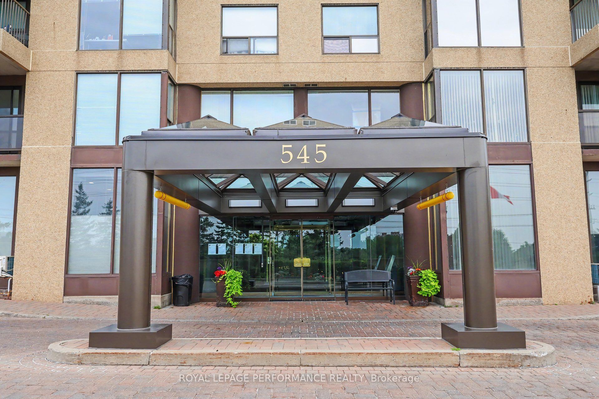 545 St Laurent Boulevard 2702, Manor Park - Cardinal Glen and Area, ON K1K 4H9 photo 2
