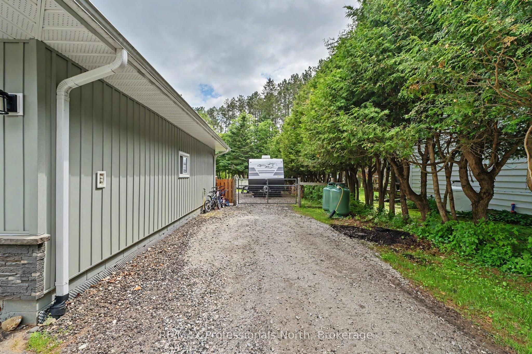12 Stouffer Street, Minden Hills, ON K0M 2K0 photo 3