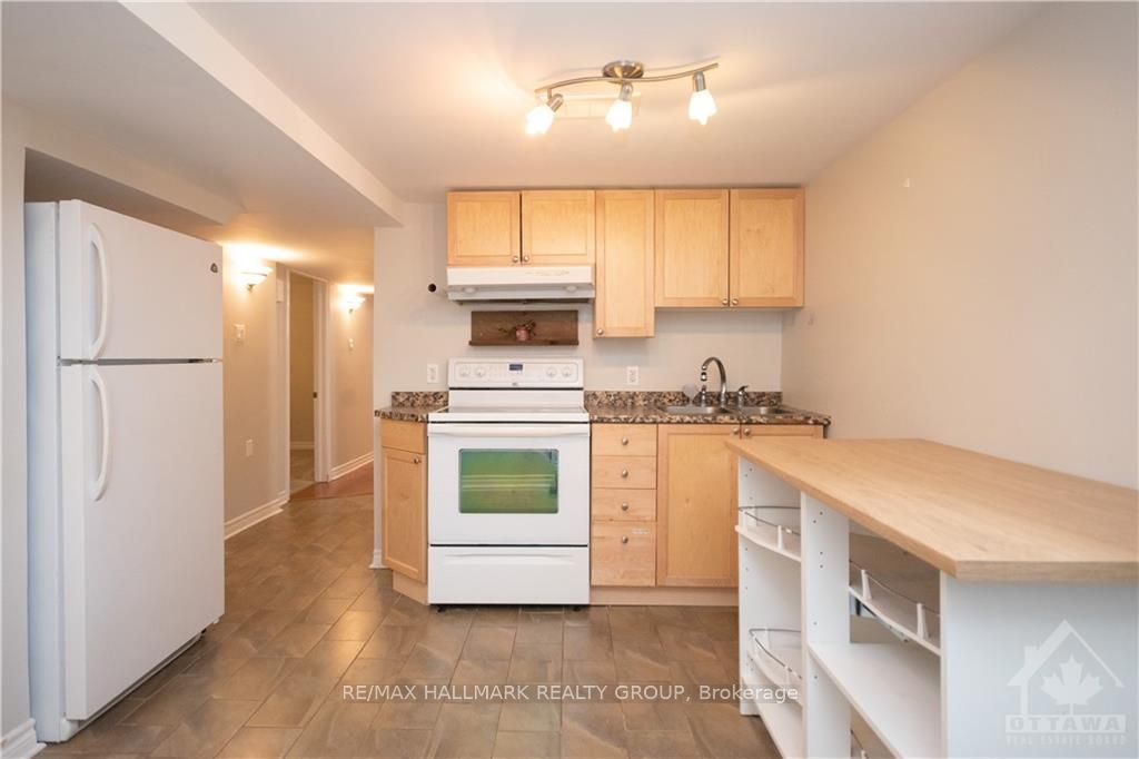 13 DONNA Street B, Meadowlands - Crestview and Area, ON K2G 2V5 photo 5