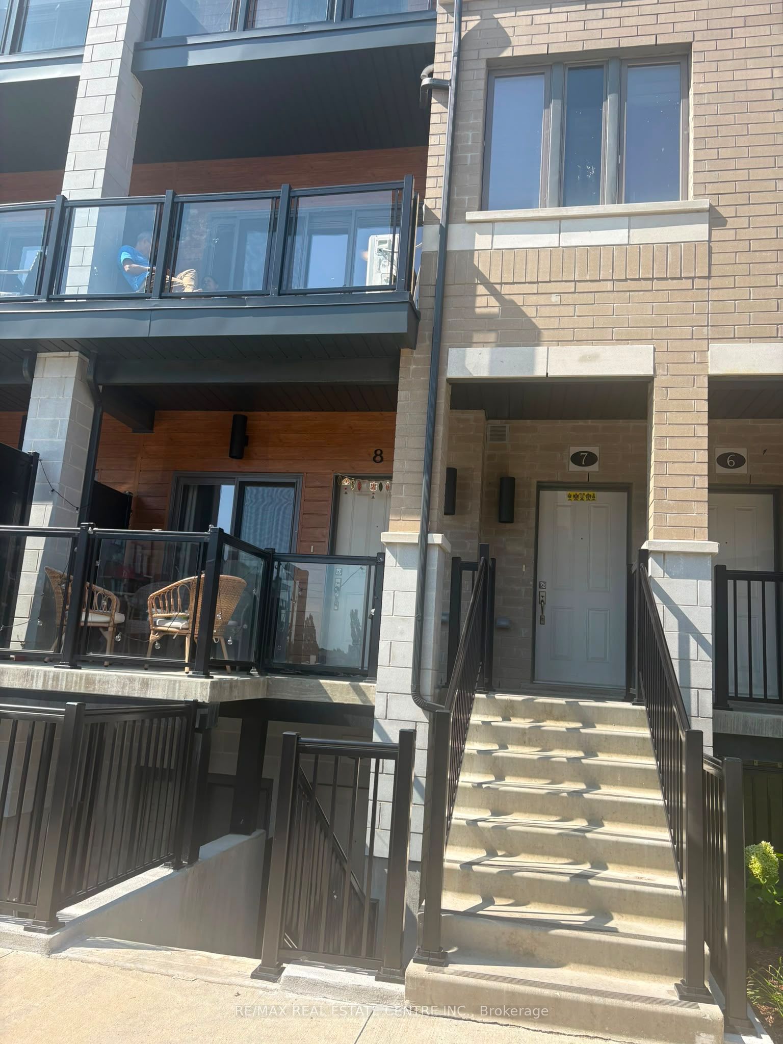 25 ISHERWOOD Avenue A7, Cambridge, ON N1R 1B6