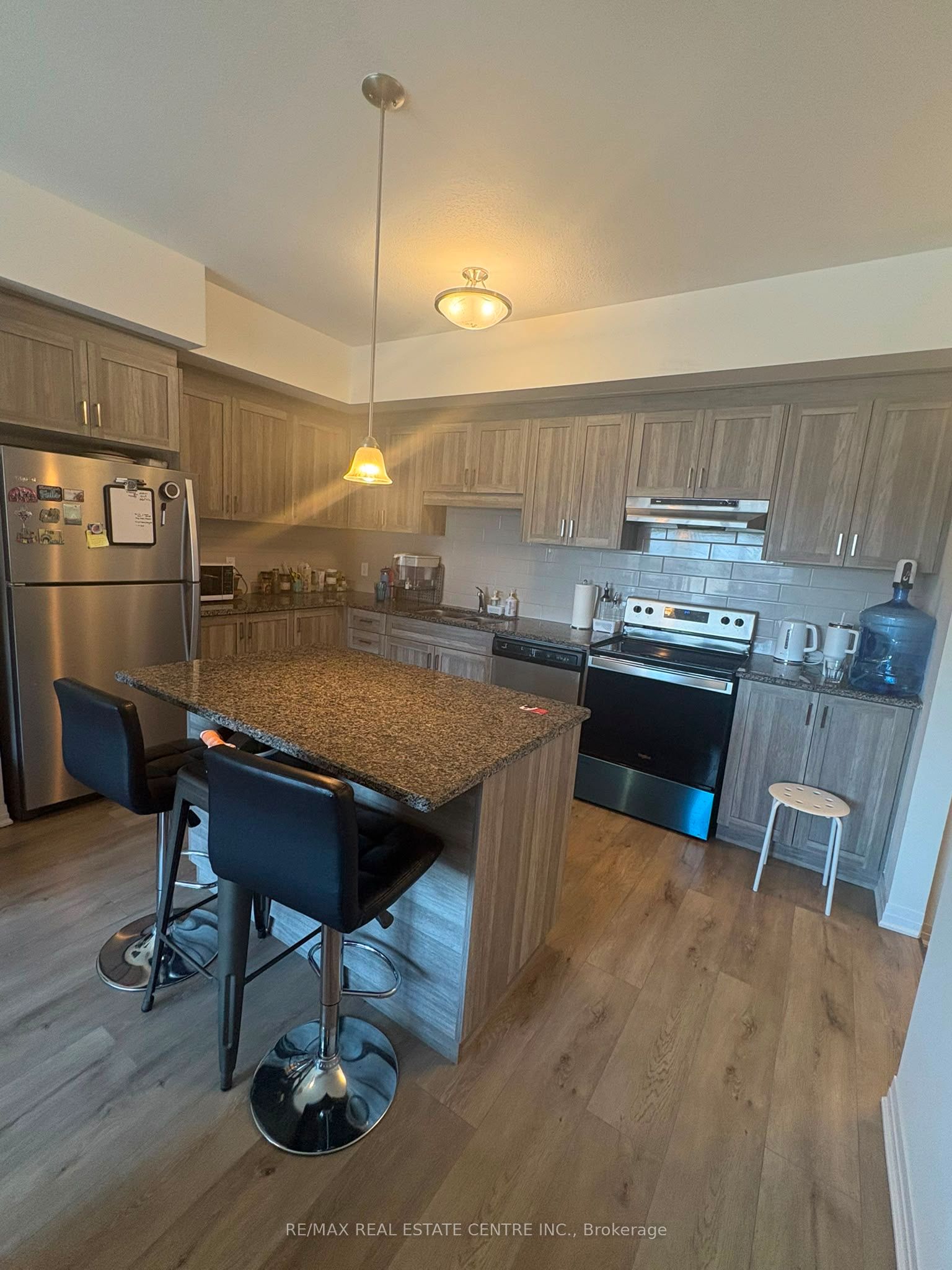 25 ISHERWOOD Avenue A7, Cambridge, ON N1R 1B6 photo 3