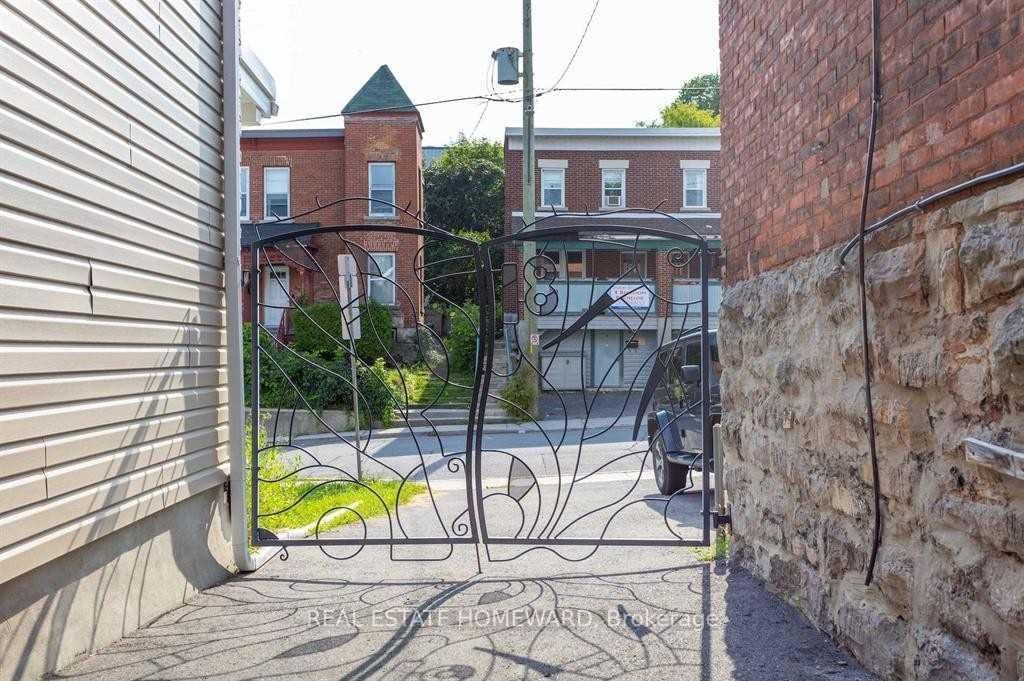 81 Sweetland Avenue Lower, Lower Town - Sandy Hill, ON K1N 7T9 photo 2
