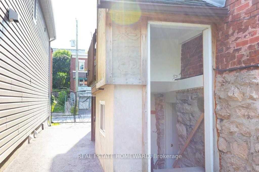 81 Sweetland Avenue Lower, Lower Town - Sandy Hill, ON K1N 7T9 photo 3