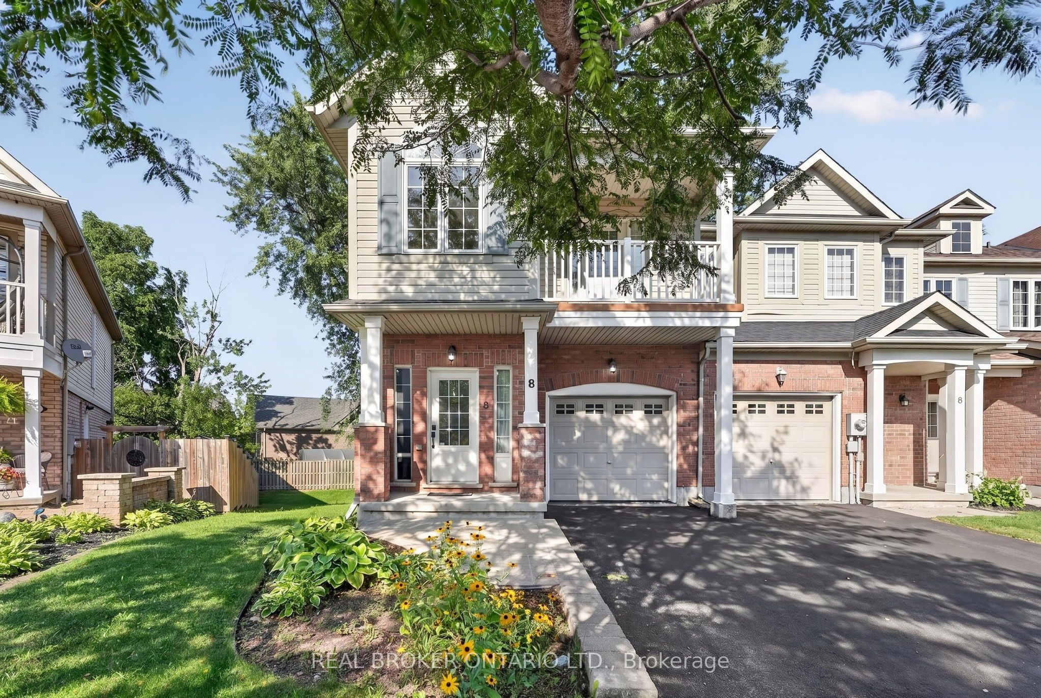 8 Chloe Street, St. Catharines, ON L2P 0A6 photo 2