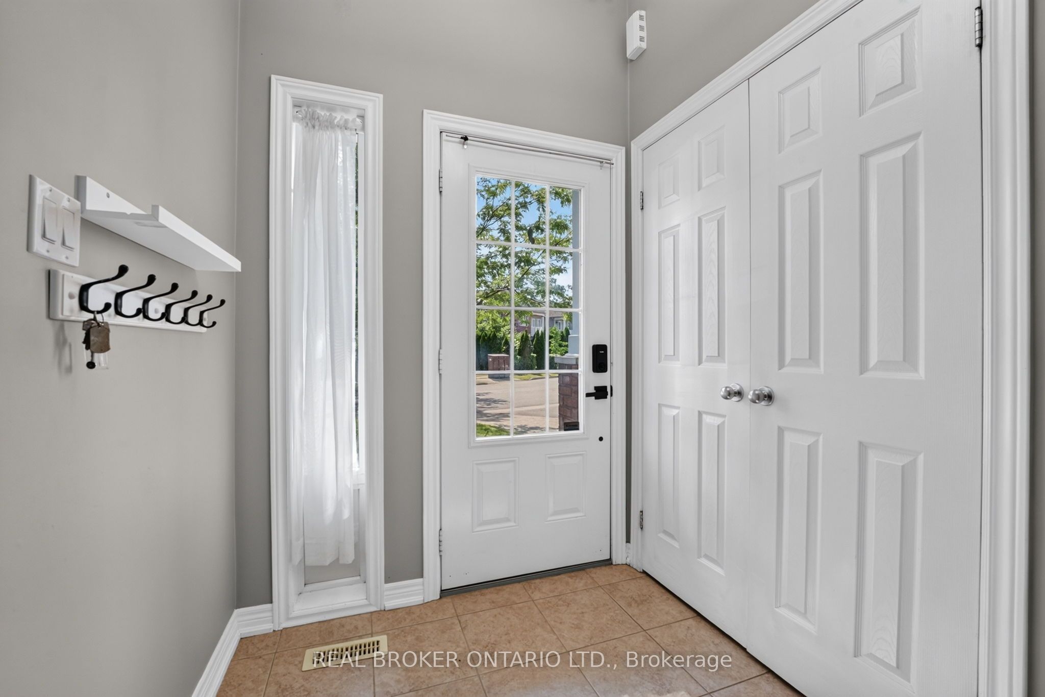 8 Chloe Street, St. Catharines, ON L2P 0A6 photo 5
