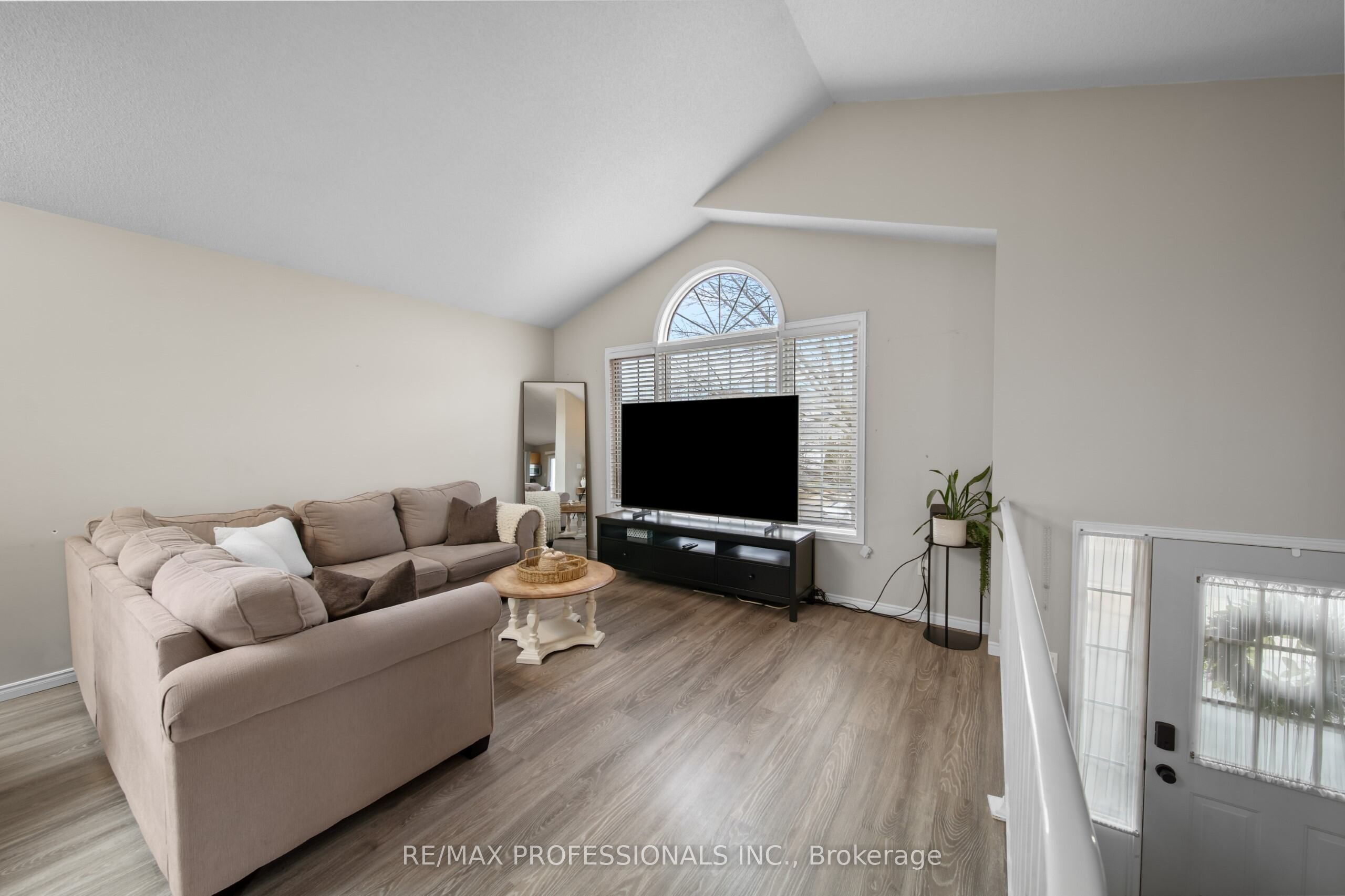 522 Trico Drive, Cambridge, ON N3H 5M5 photo 2