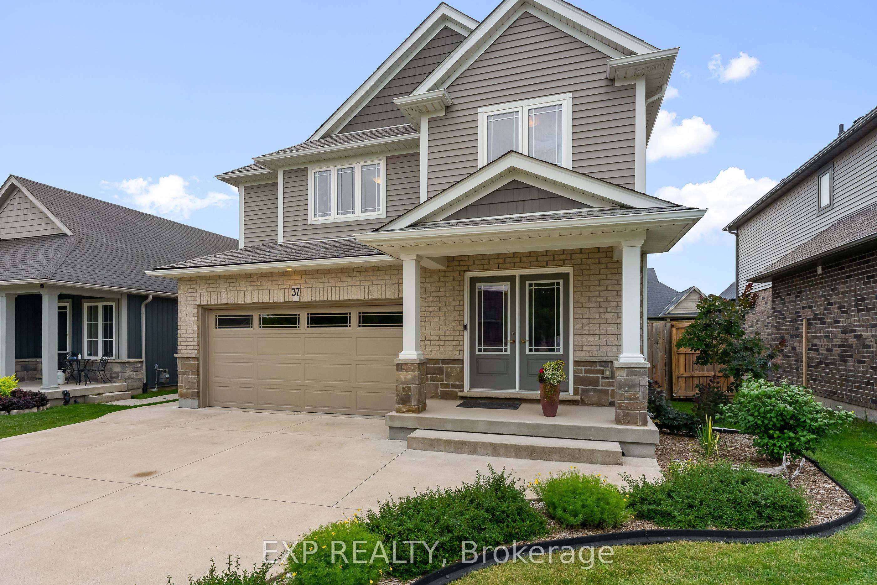 37 Mcfarland Street, Thorold, ON L2V 0E5 photo 3