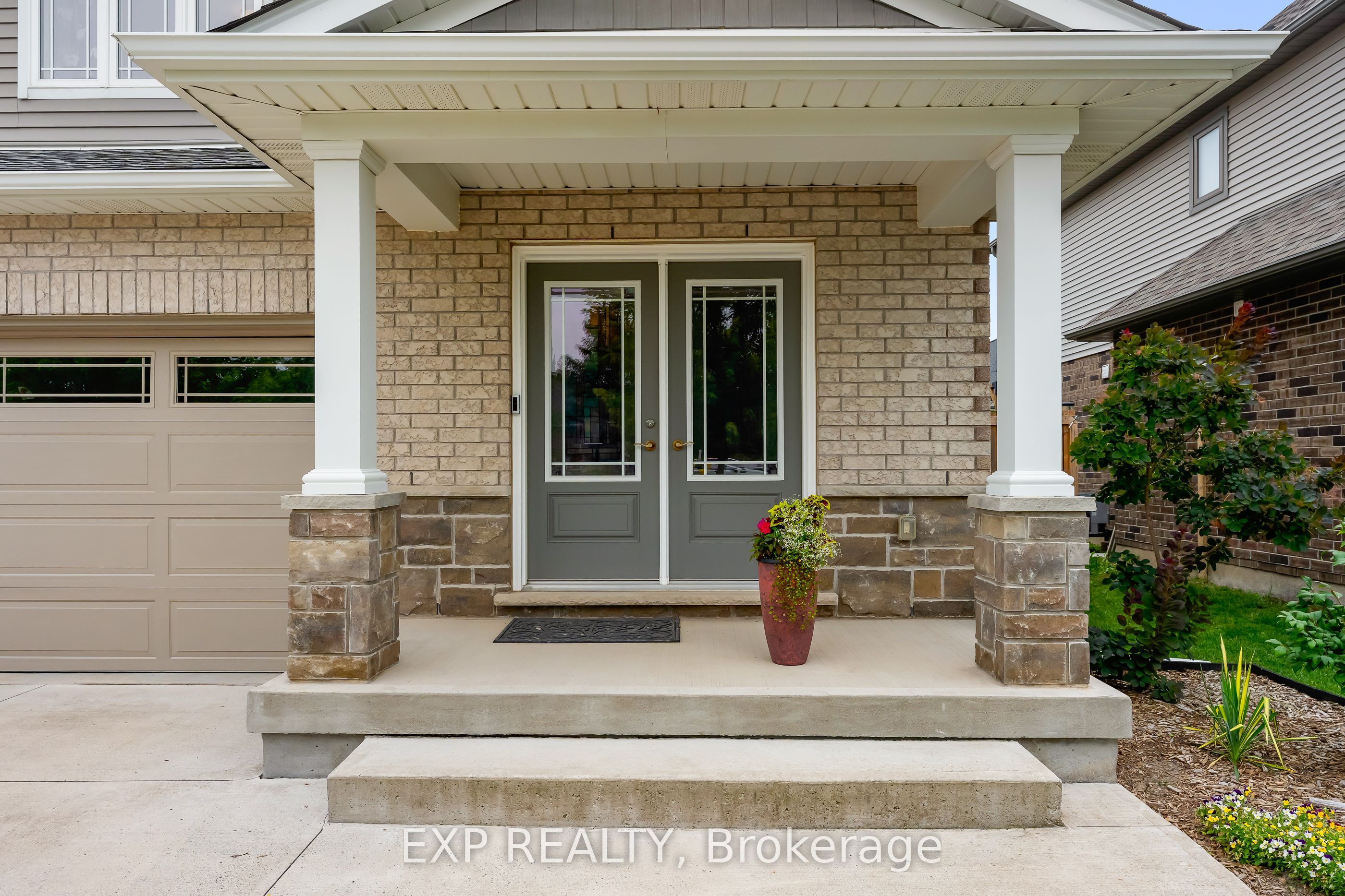 37 Mcfarland Street, Thorold, ON L2V 0E5 photo 4