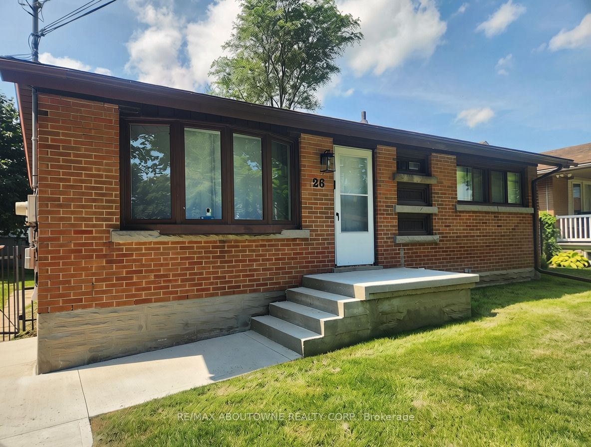26 Grandfield Street Lower, Hamilton, ON L8T 2H2