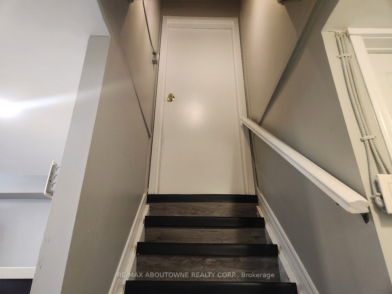 26 Grandfield Street Lower, Hamilton, ON L8T 2H2 photo 5