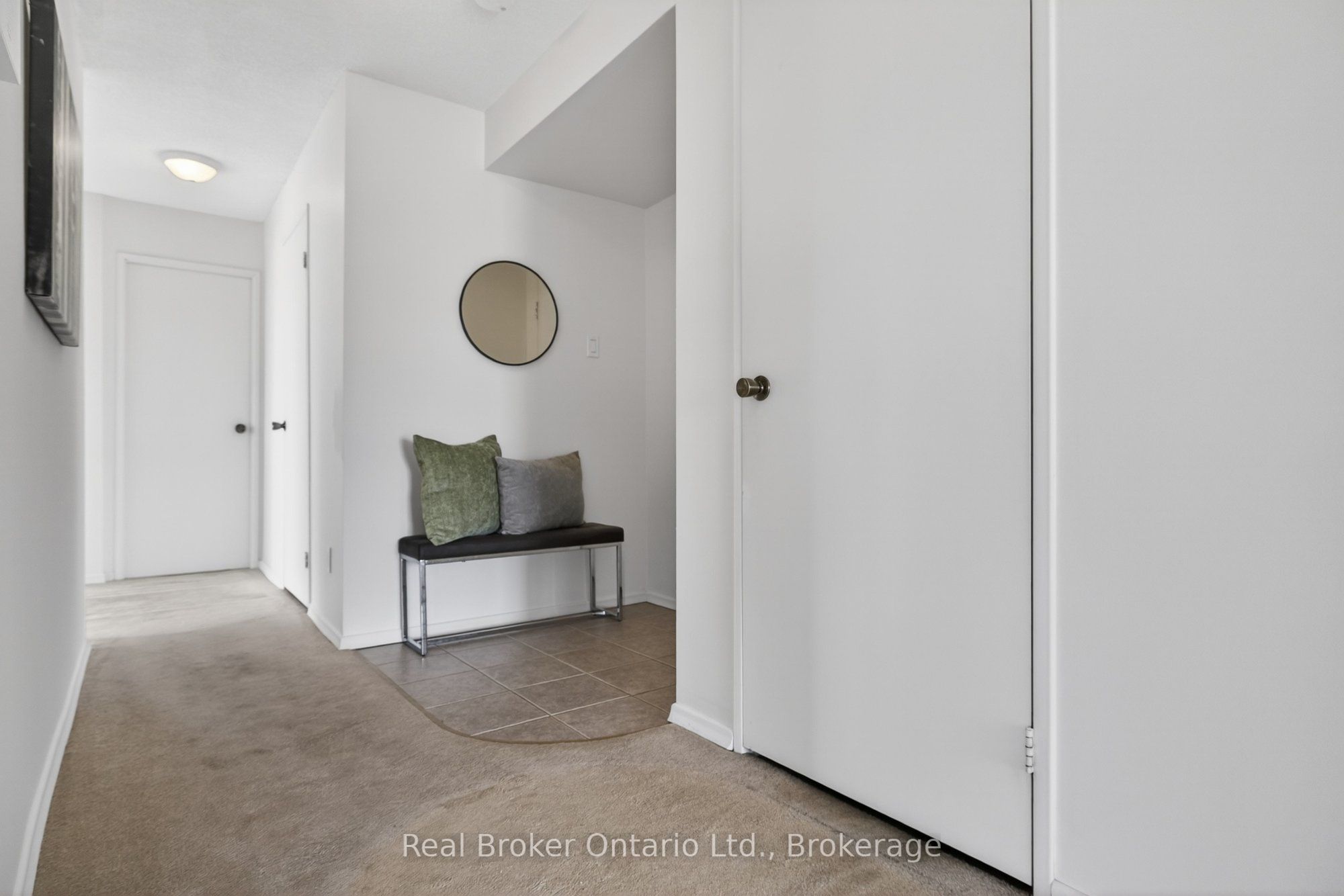23 Woodlawn Road E 811, Guelph, ON N1H 7G6 photo 4