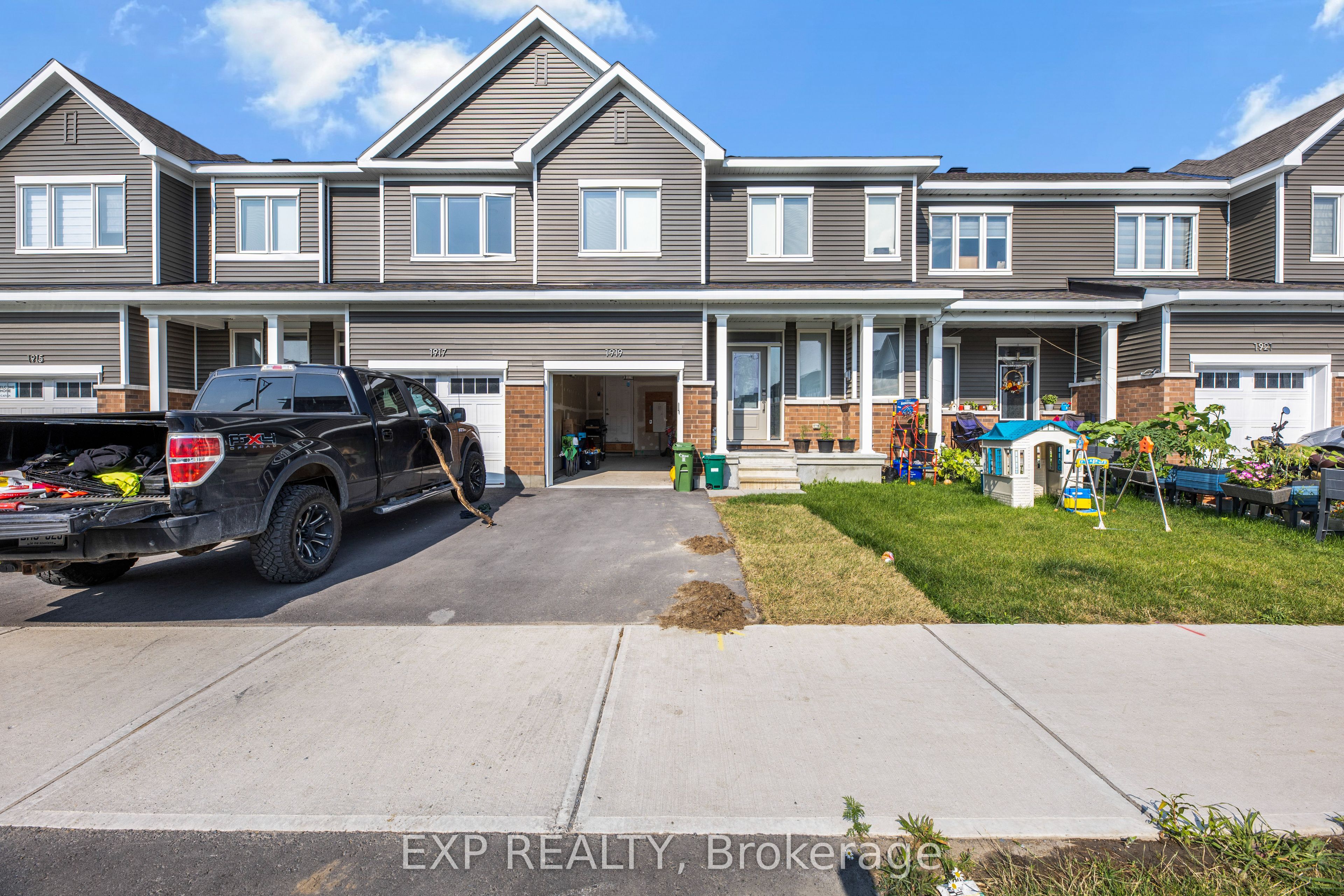 1919 Elevation Road, Barrhaven, ON K2J 7G8