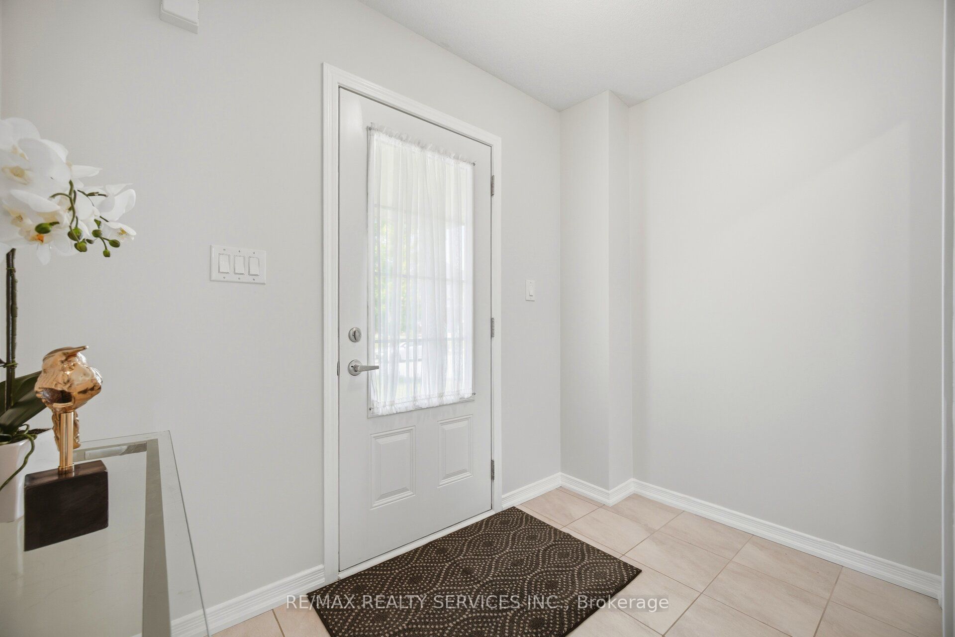 250 Esther Crescent, Thorold, ON L3B 0H1 photo 3