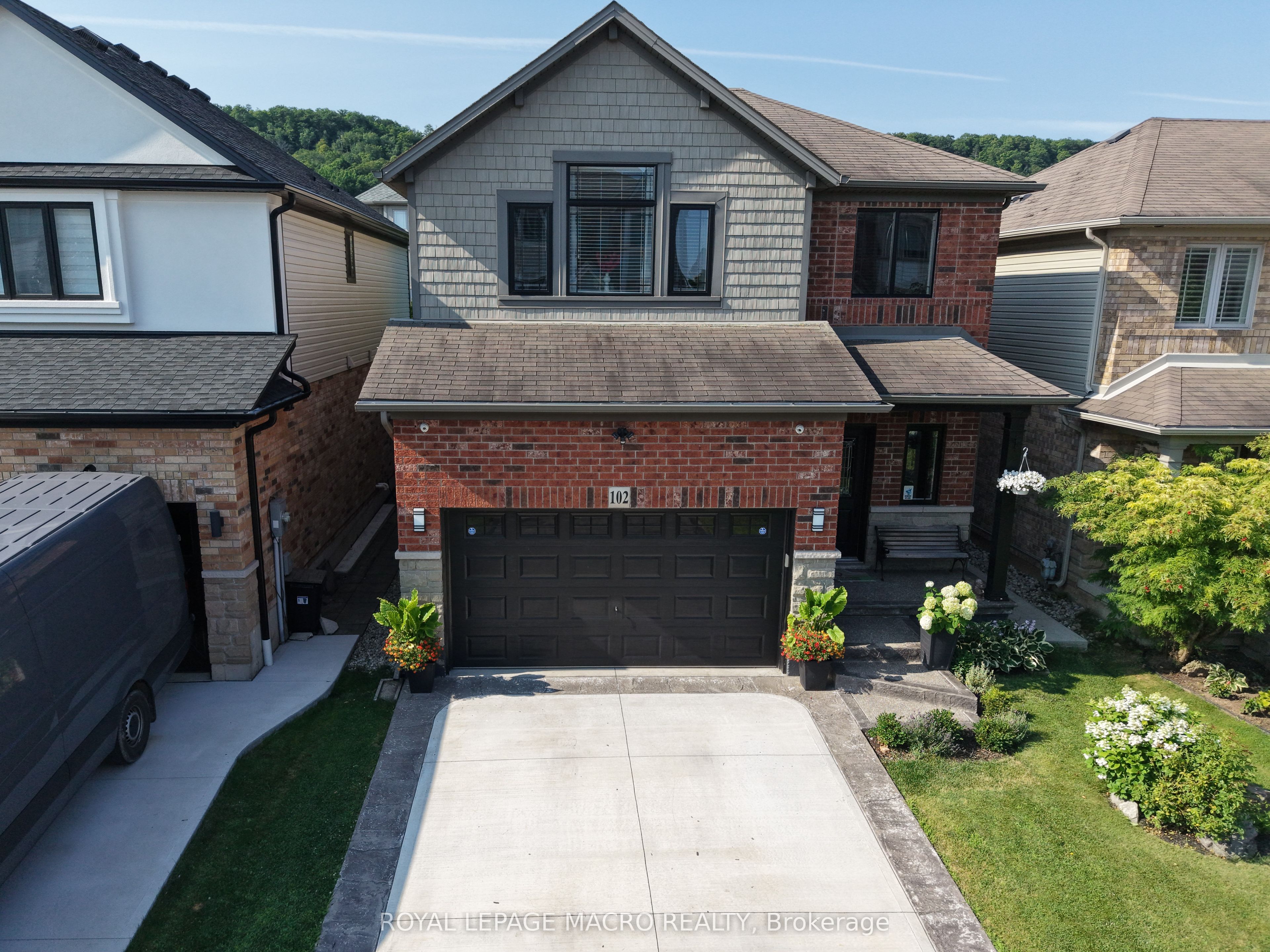 102 Willow Lane, Grimsby, ON L3M 5P7 photo 2