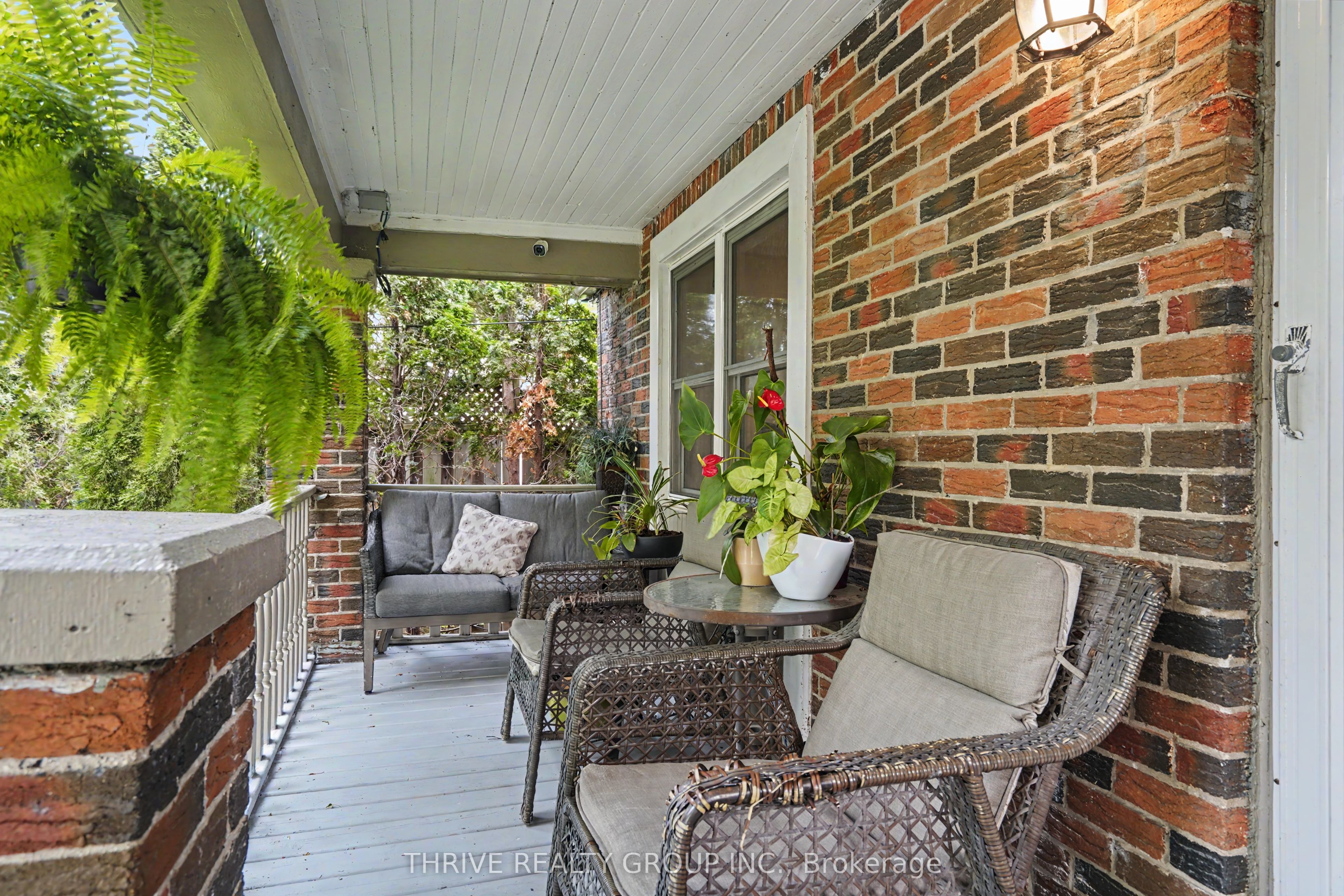 10 Byron Avenue E, London South, ON N6C 1C5 photo 2