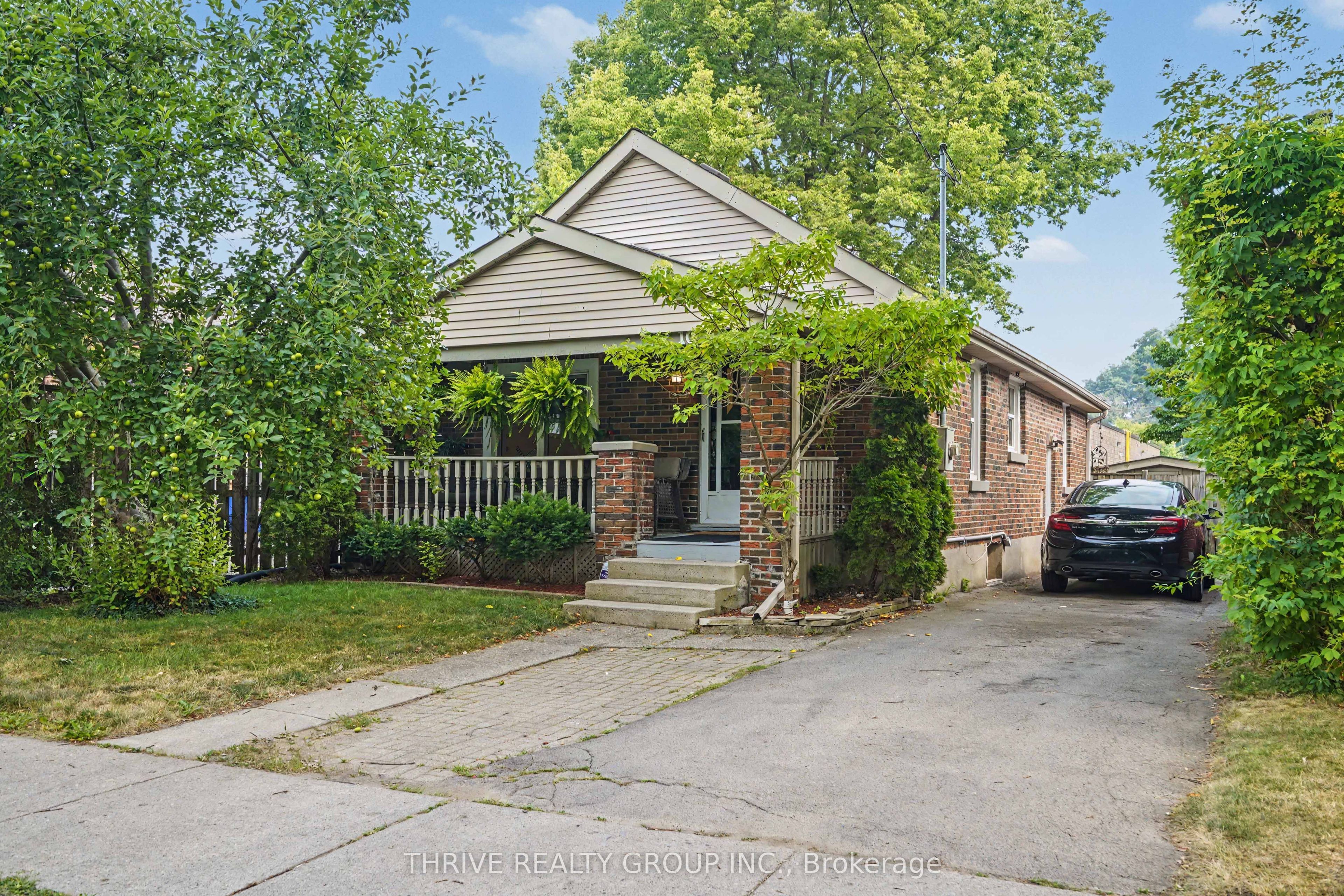 10 Byron Avenue E, London South, ON N6C 1C5 photo 3