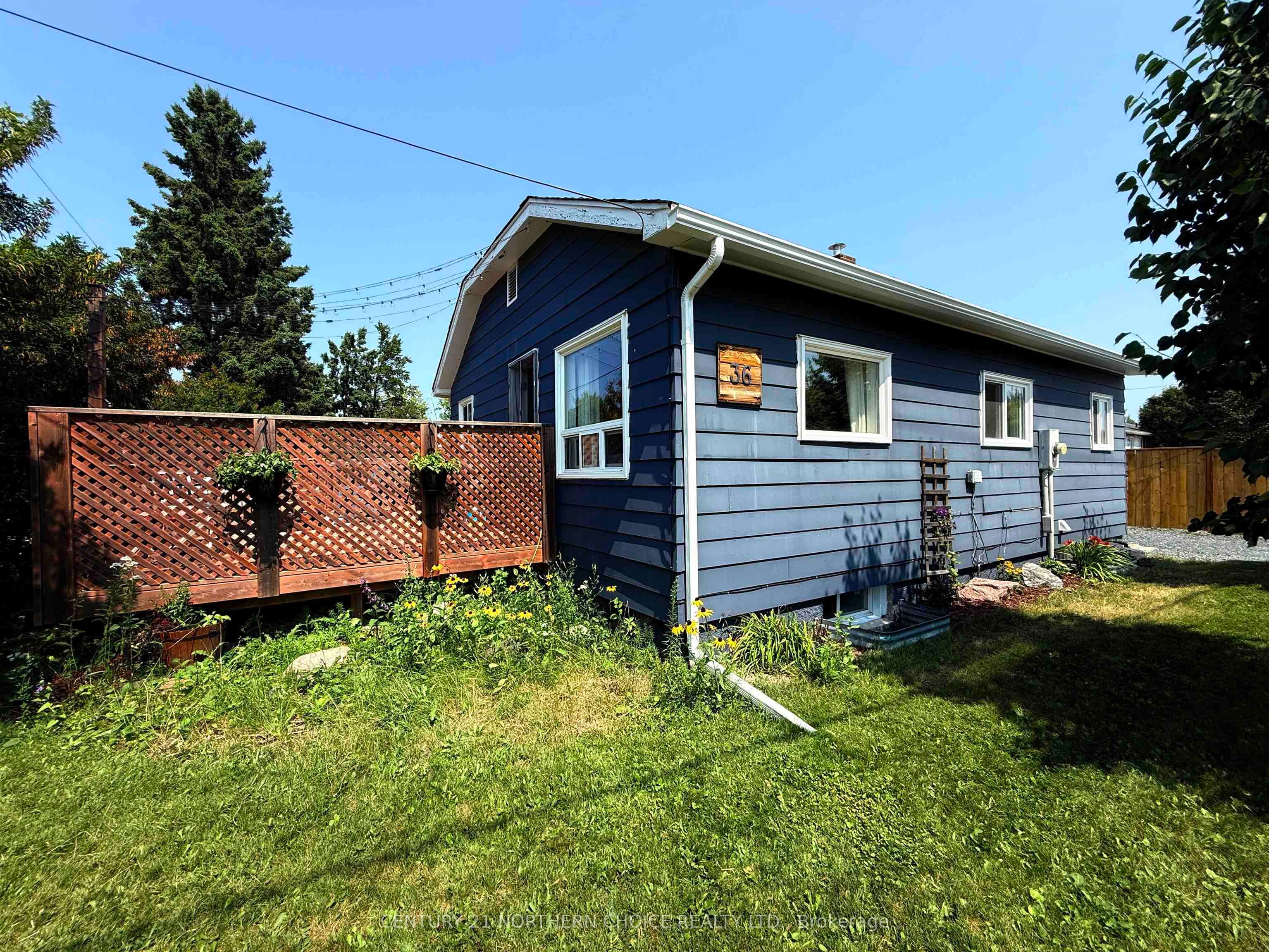 36 Robert Street, Sioux Lookout, ON P8T 1C8