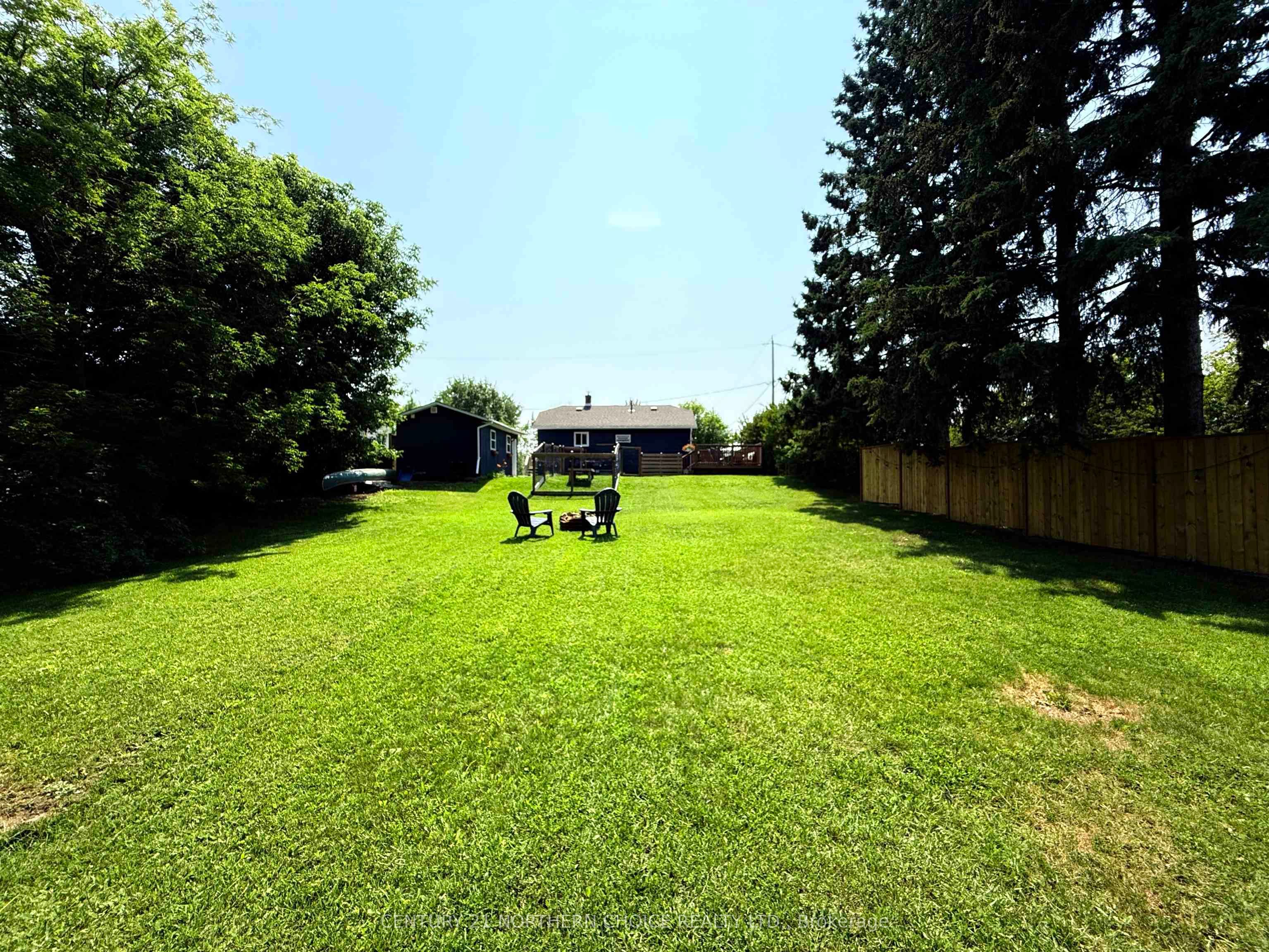 36 Robert Street, Sioux Lookout, ON P8T 1C8 photo 2