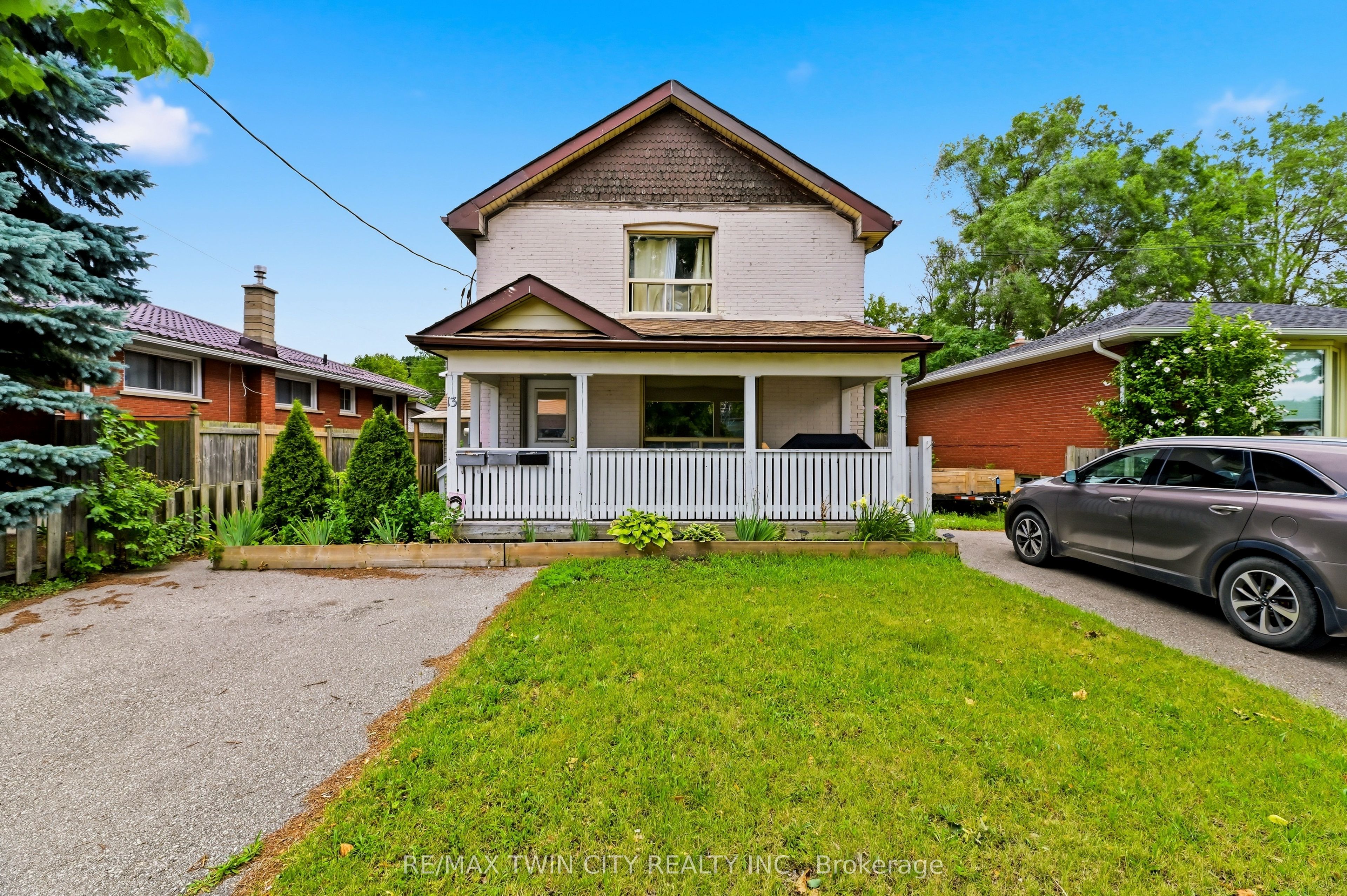13 Usher Street, Brantford, ON N3R 1B8