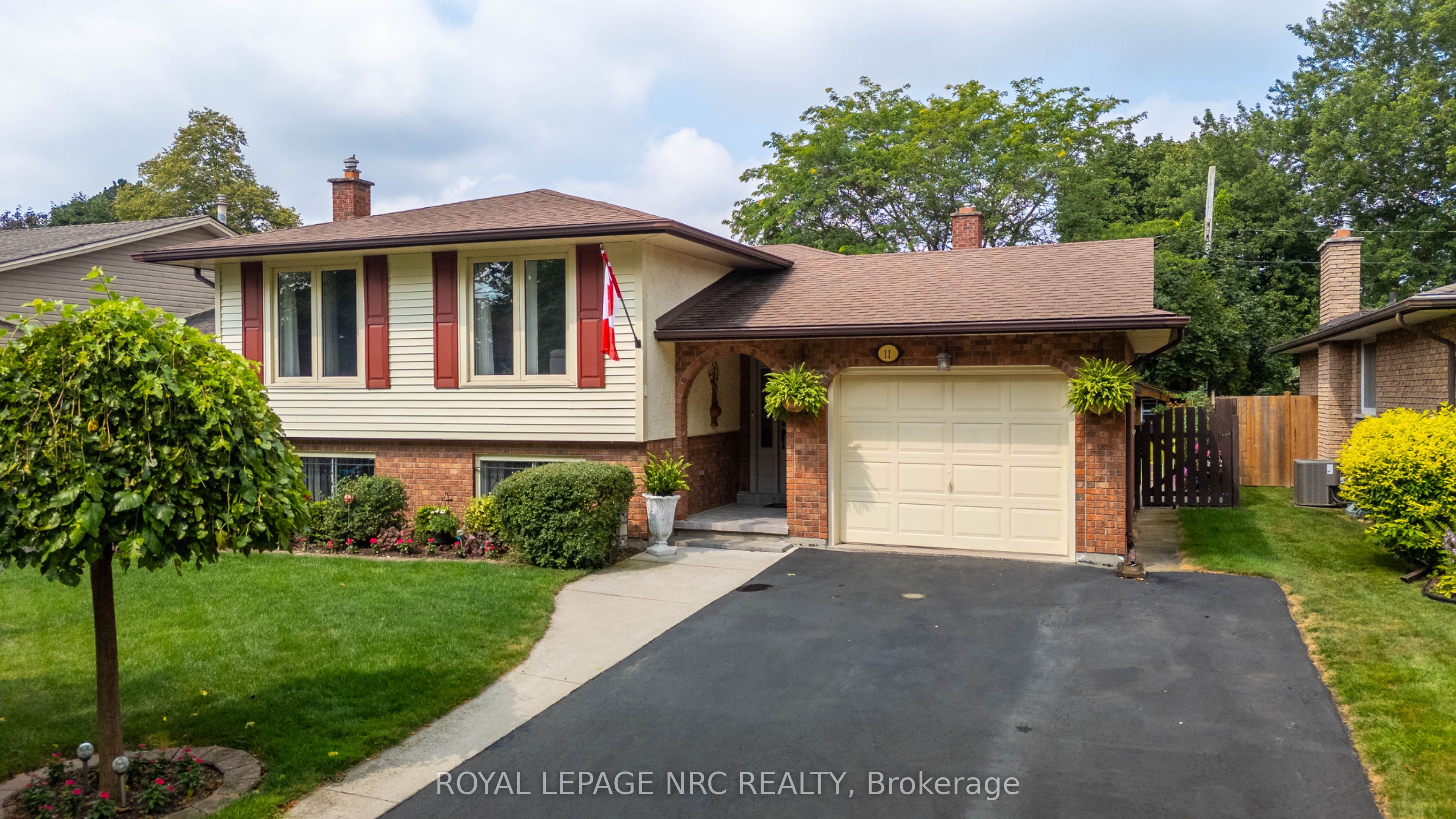 11 Jennifer Court, Welland, ON L3C 6E9