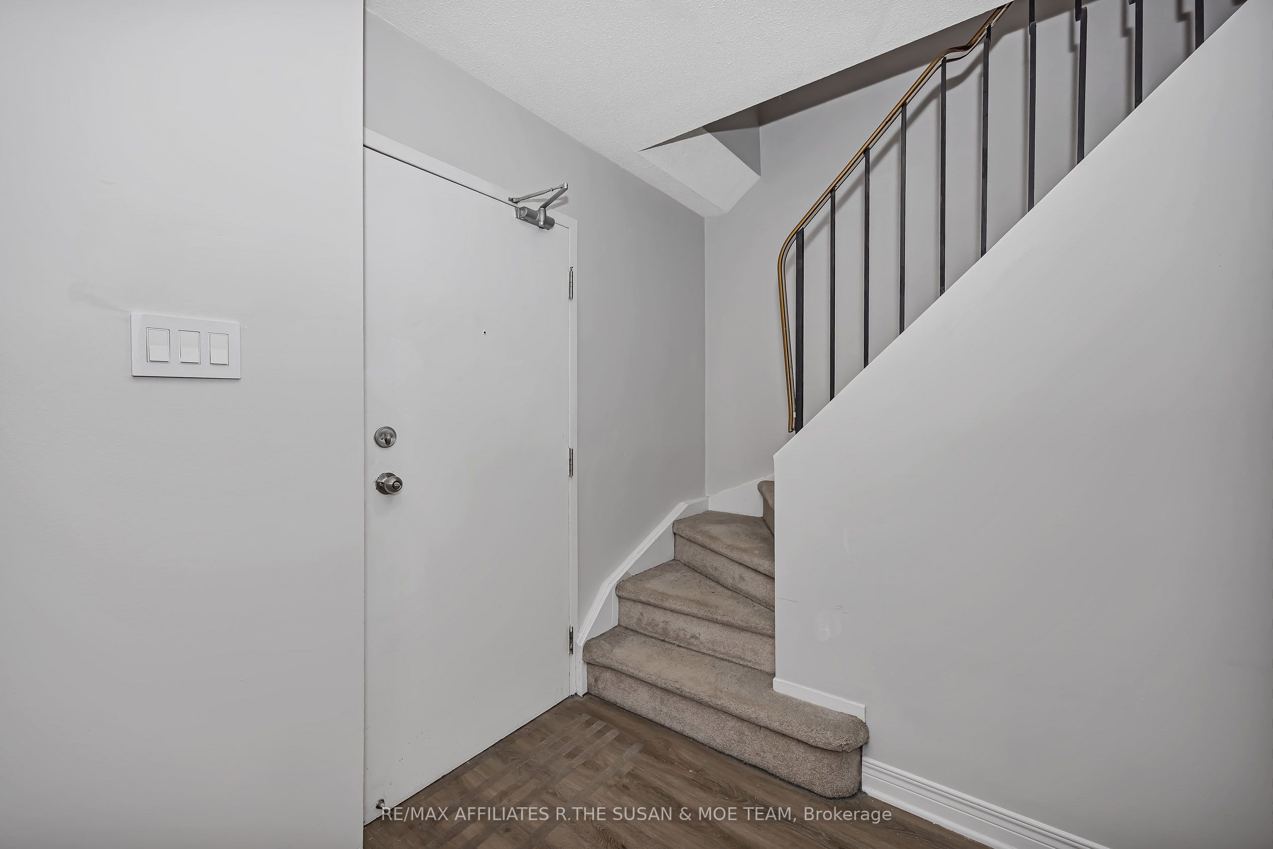 500 Fenerty Court 6, Kanata, ON K2L 3B1 photo 4