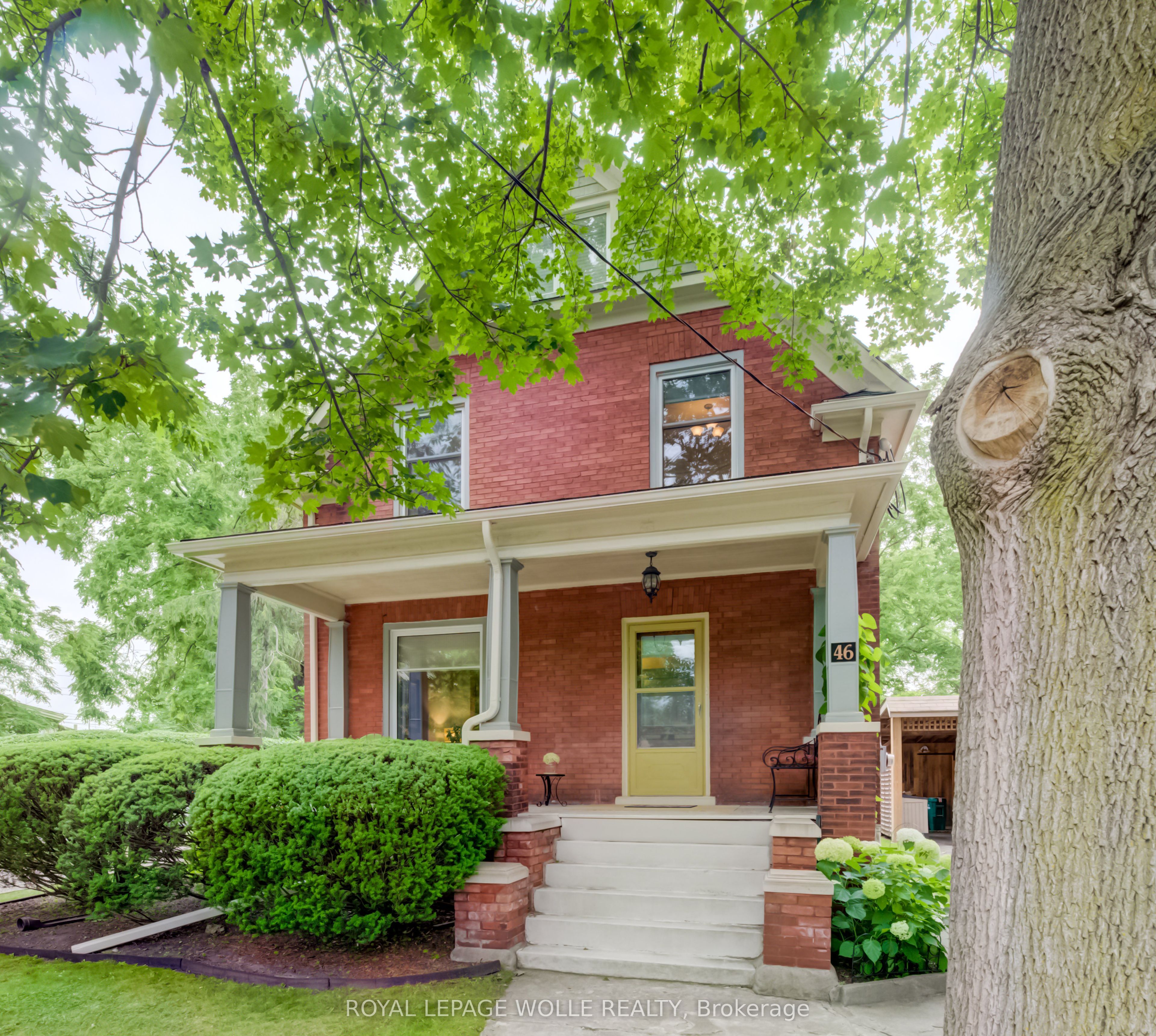 46 Ellen Street W, Kitchener, ON N2H 4K3 photo 2