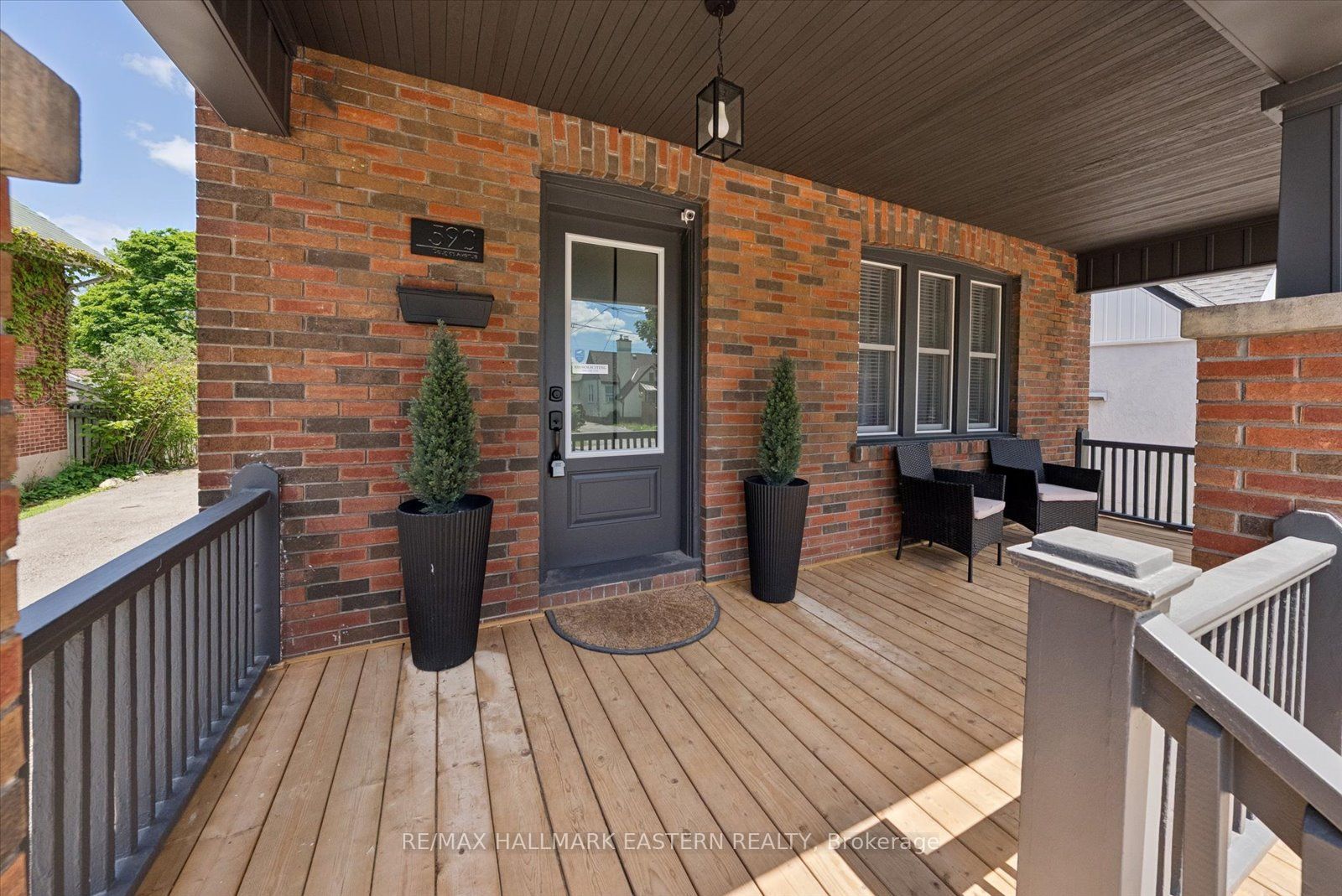 590 Douglas Avenue, Peterborough, ON K9J 4L1 photo 2