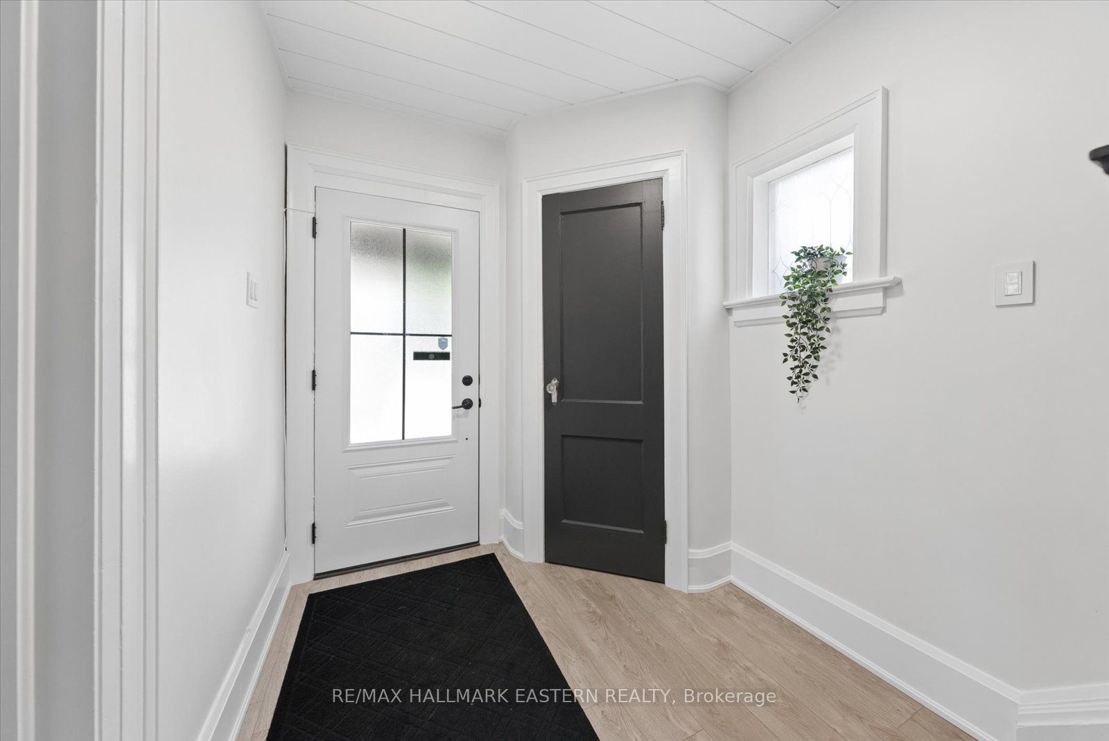 590 Douglas Avenue, Peterborough, ON K9J 4L1 photo 4