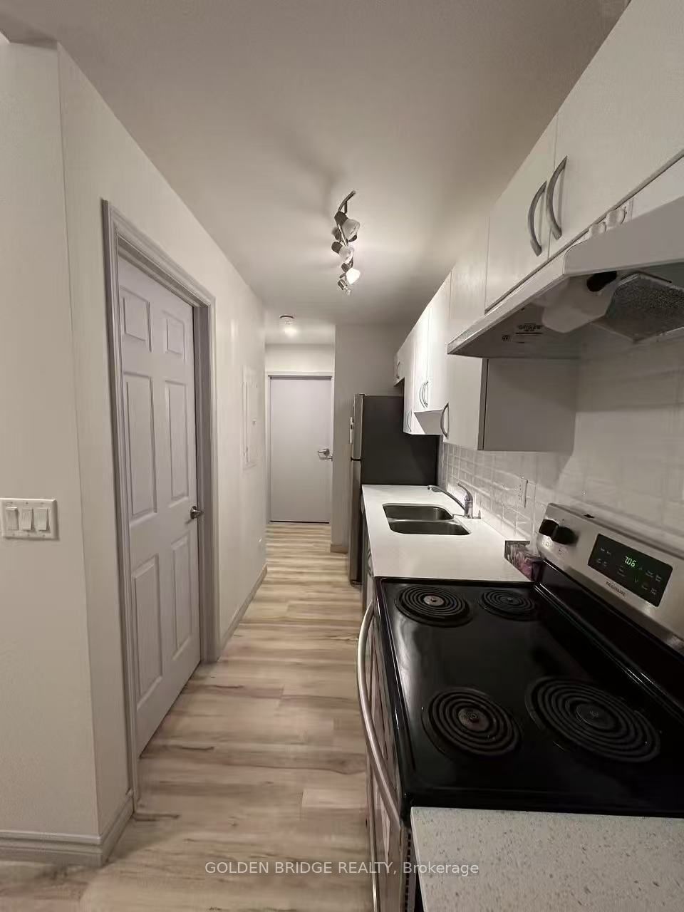 269 Sunview Street 302, Waterloo, ON N2L 3V8 photo 2