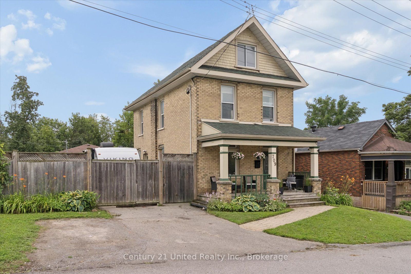 709 Third Avenue, Peterborough, ON K9J 4P4