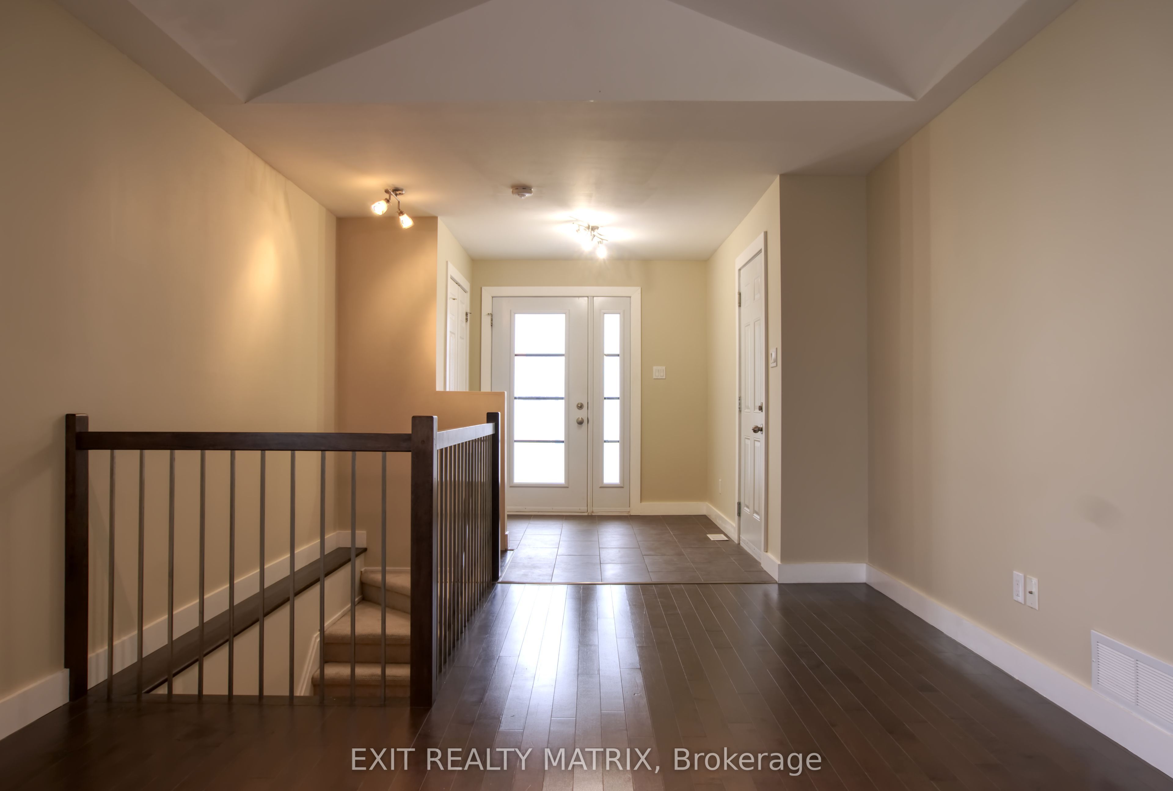 279 Stiver Street, Russell, ON K4R 1G8 photo 3