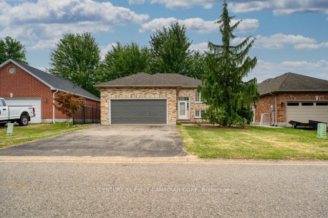 189 GIBSON Crescent, Lucan Biddulph, ON N0M 2J0