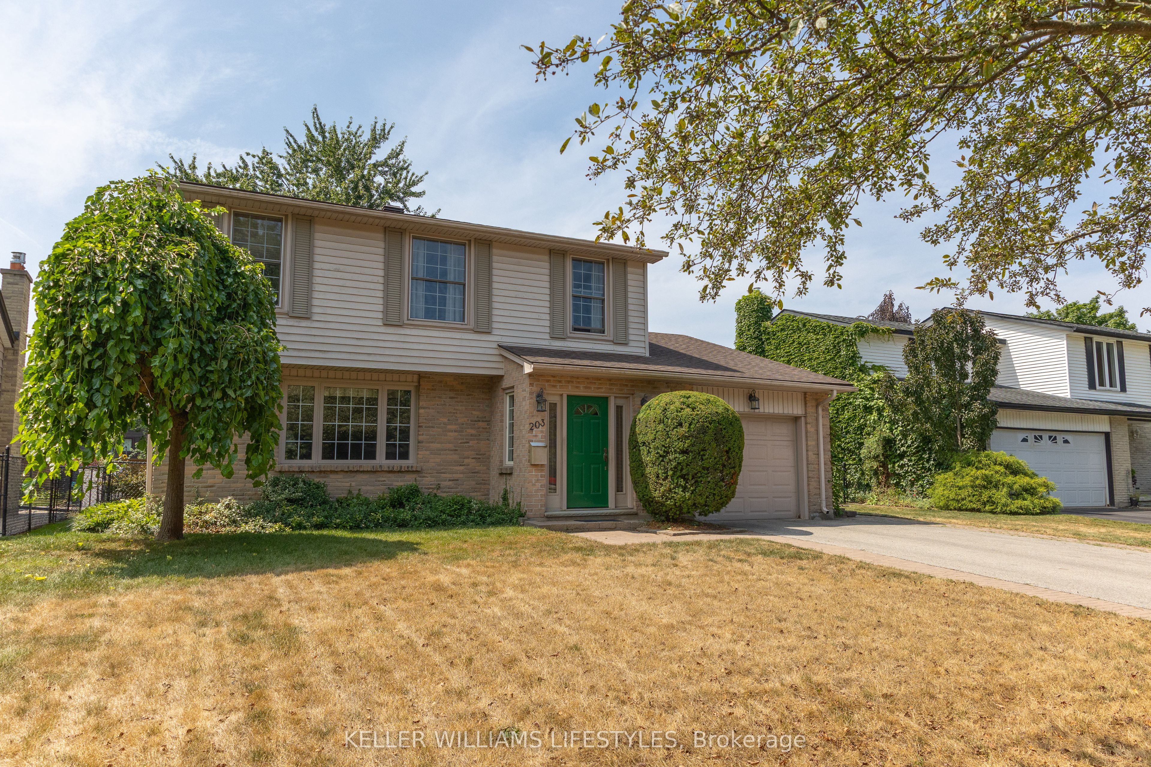 203 McMaster Court, London South, ON N6K 1J8 photo 2