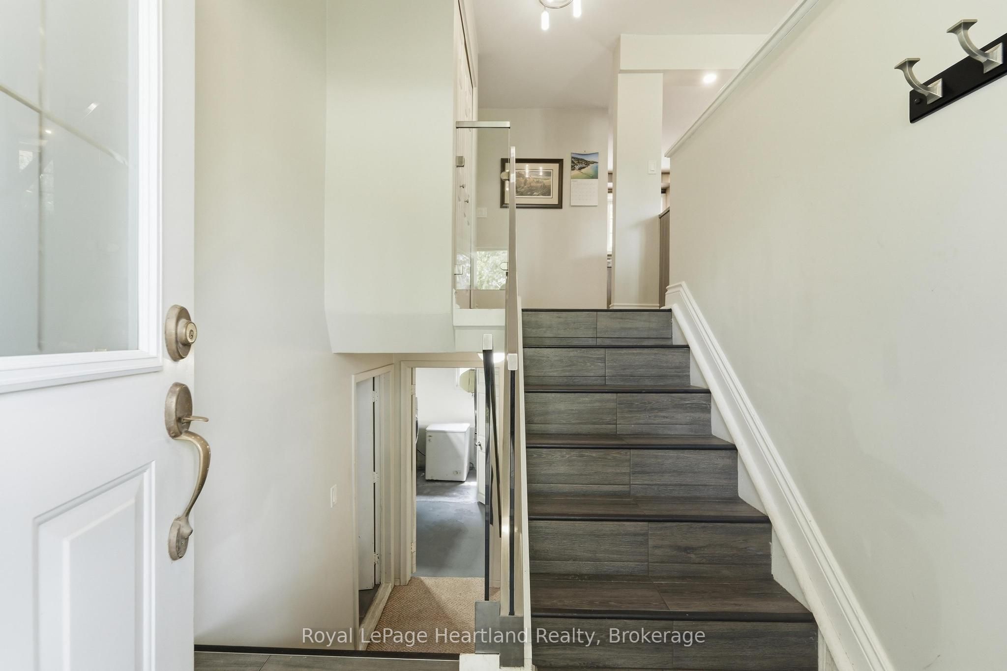 223 Kemp Crescent, Stratford, ON N5A 6Z5 photo 4