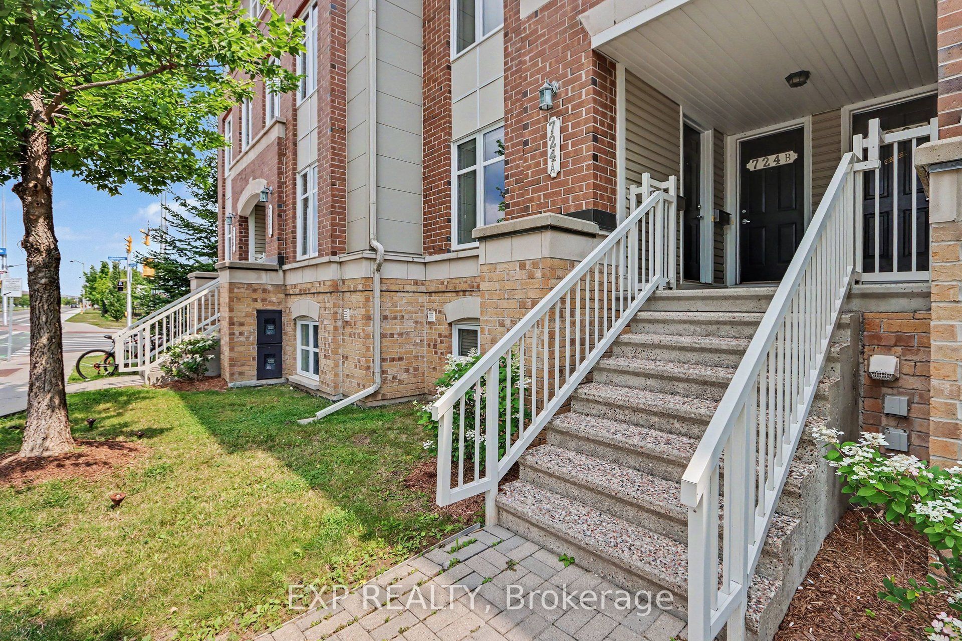 724A CHAPMAN MILLS Drive, Barrhaven, ON K2J 3V2 photo 3