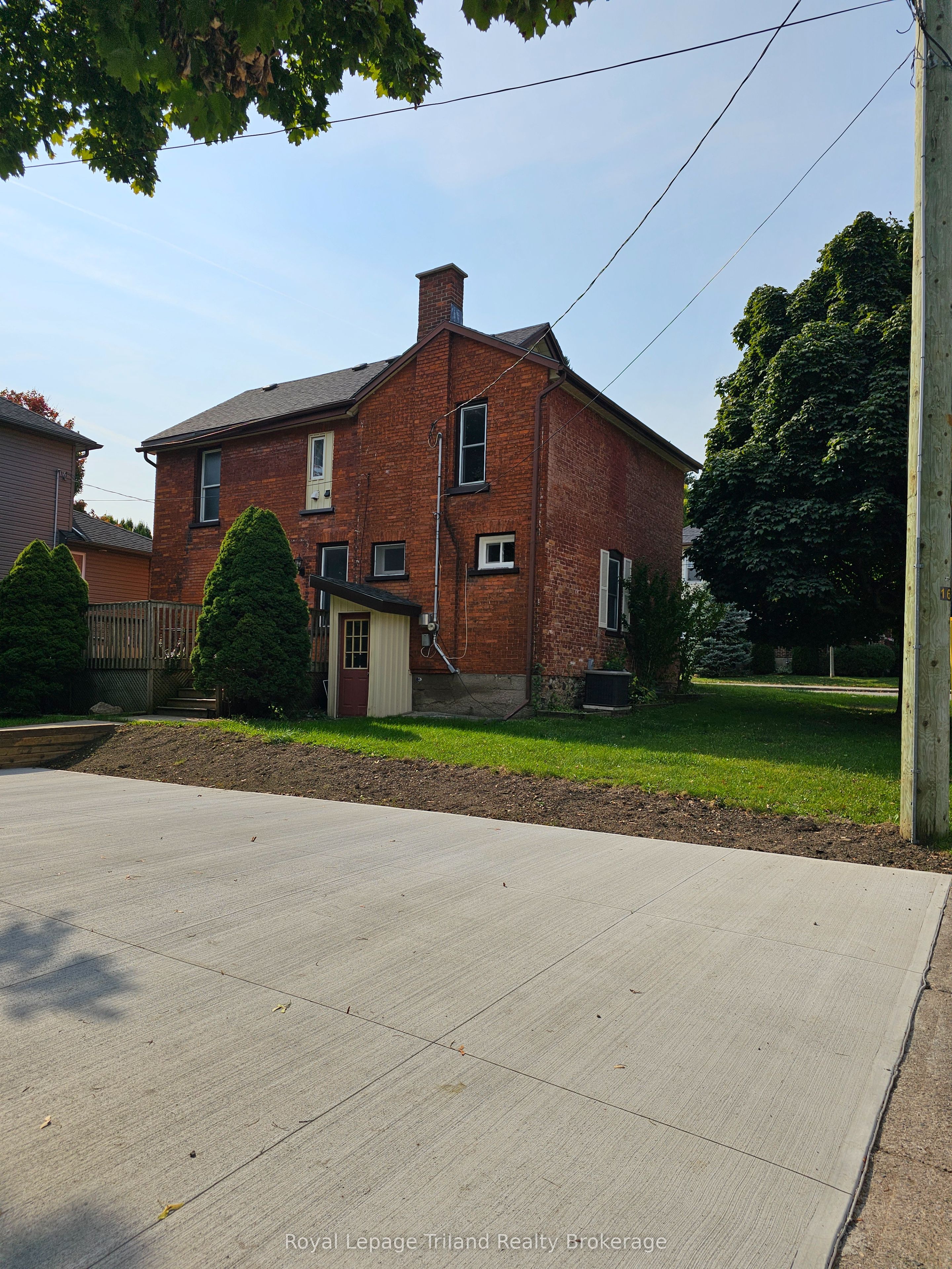 86 Victoria Street N, Woodstock, ON N4S 6V3 photo 3