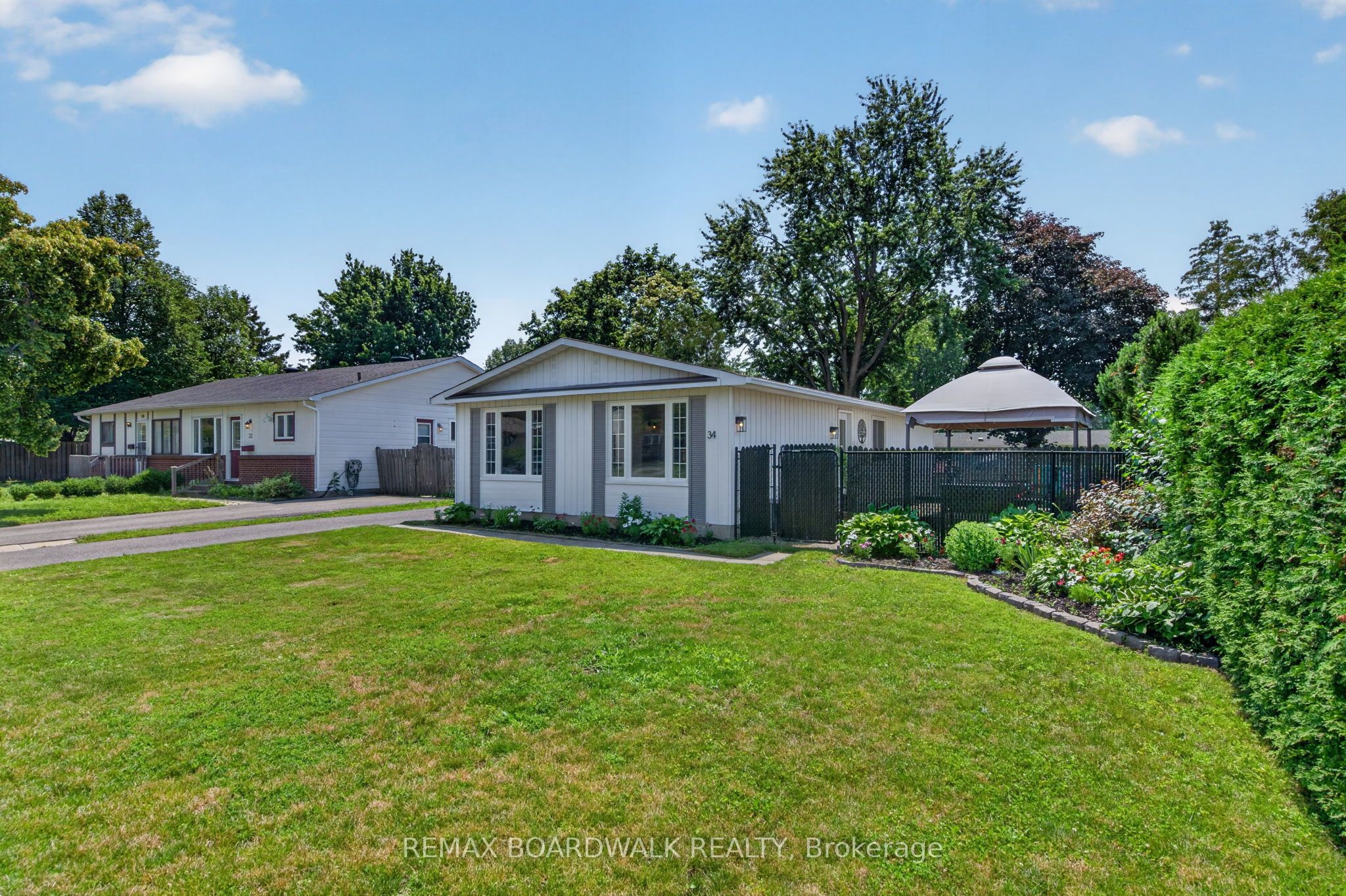 34 Binscarth Crescent, Kanata, ON K2L 1S1 photo 4