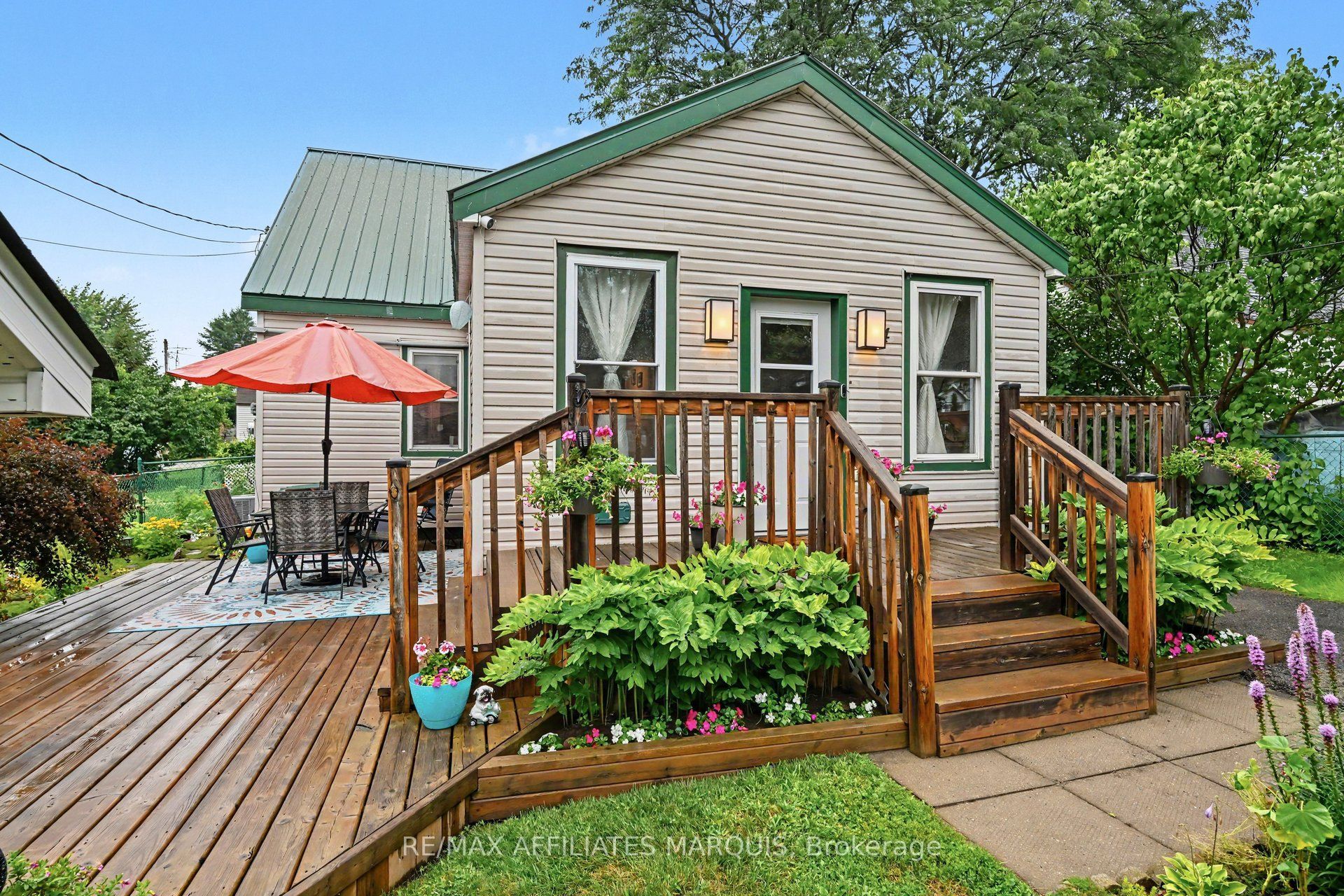 4 Lorne Street, Smiths Falls, ON K7A 3K5 photo 2