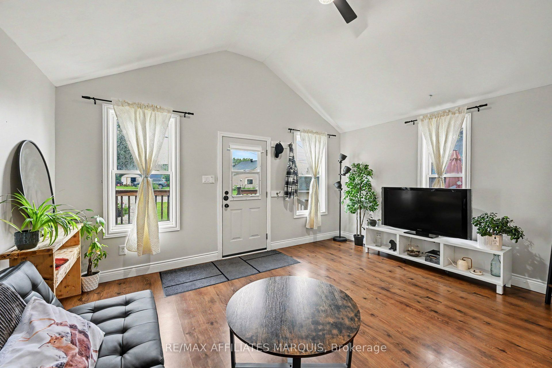 4 Lorne Street, Smiths Falls, ON K7A 3K5 photo 5