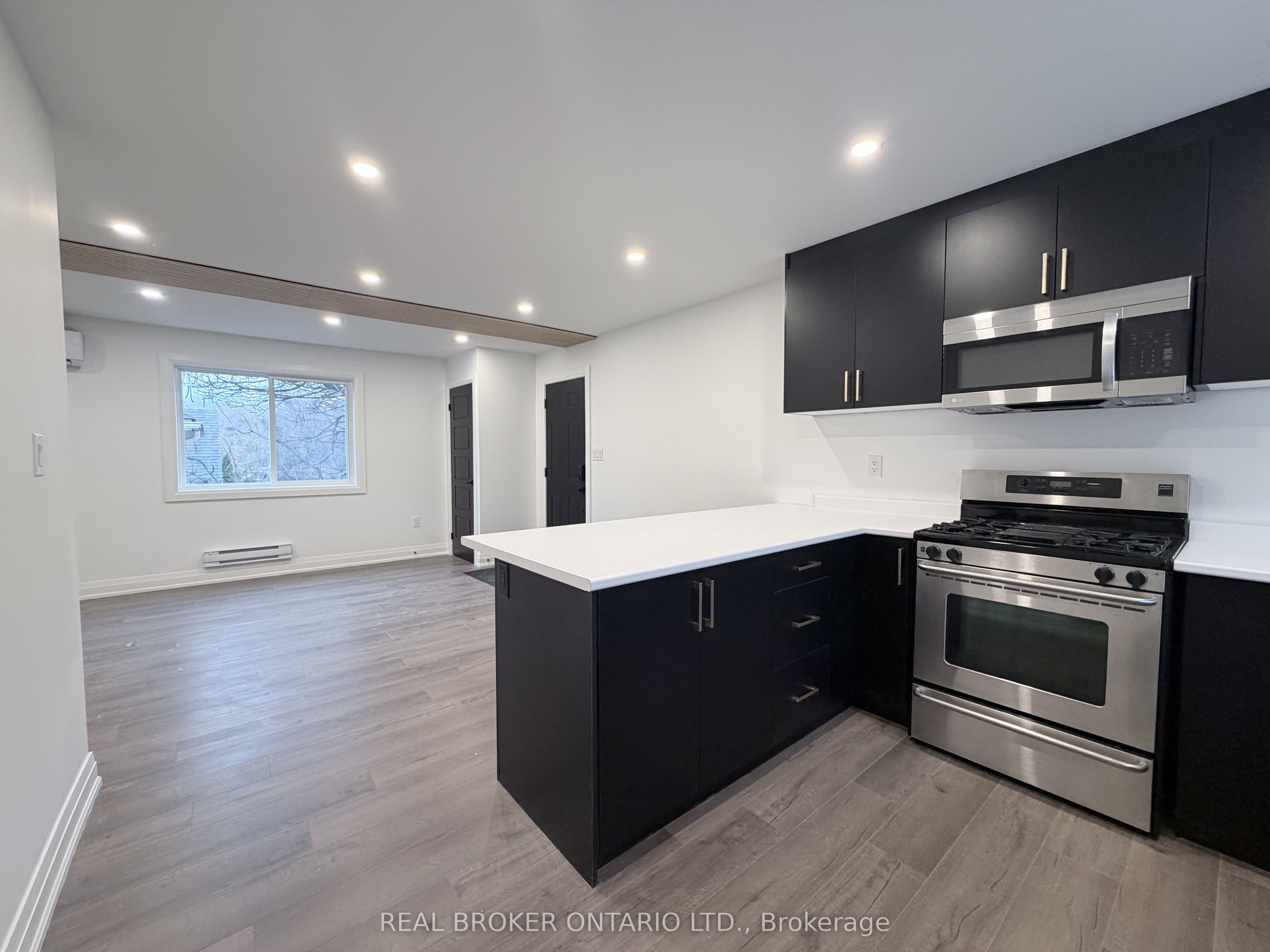 184 Ottawa Street S Upper, Hamilton, ON L8K 2E6